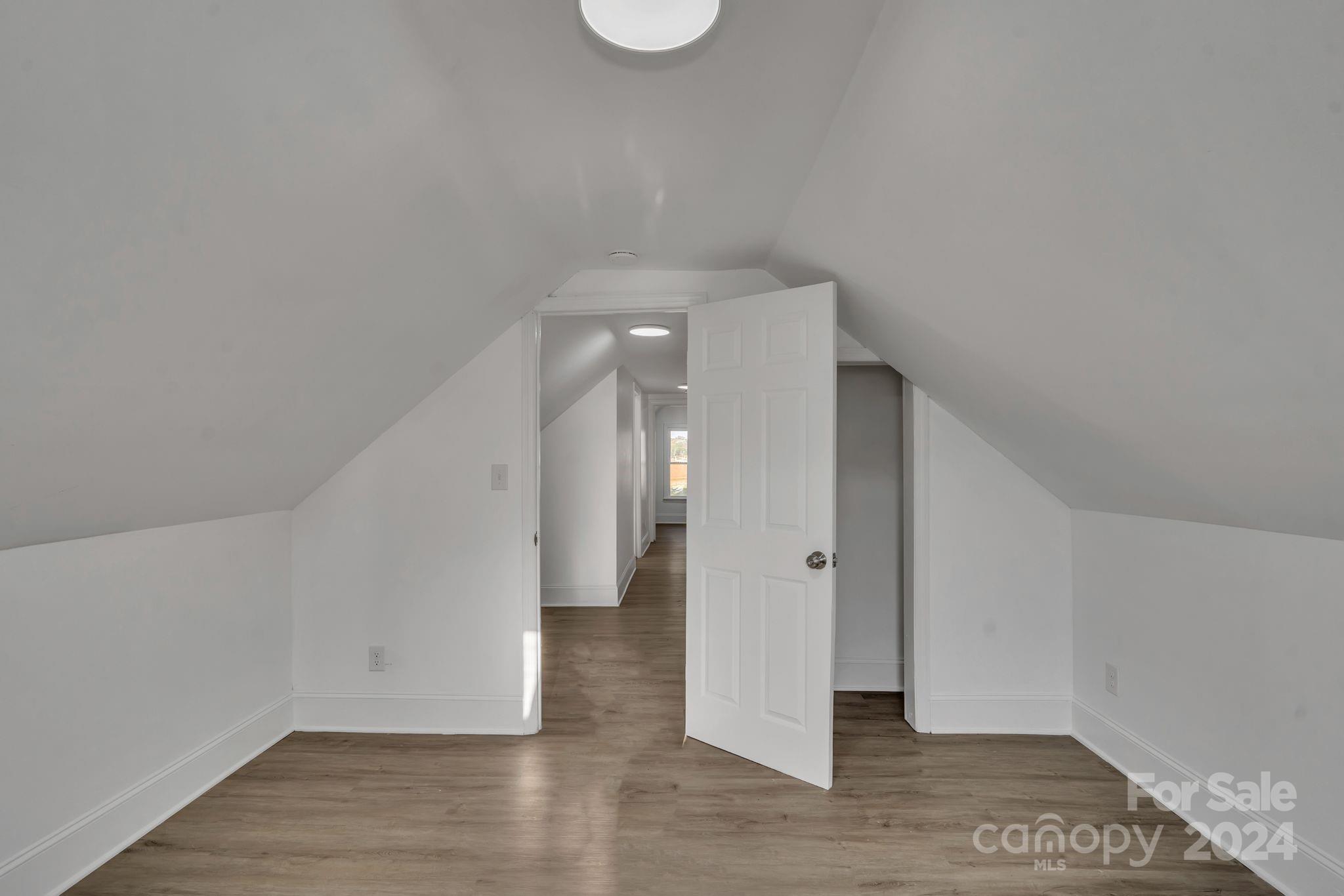 4315 Gibbon Road Property Photo 12