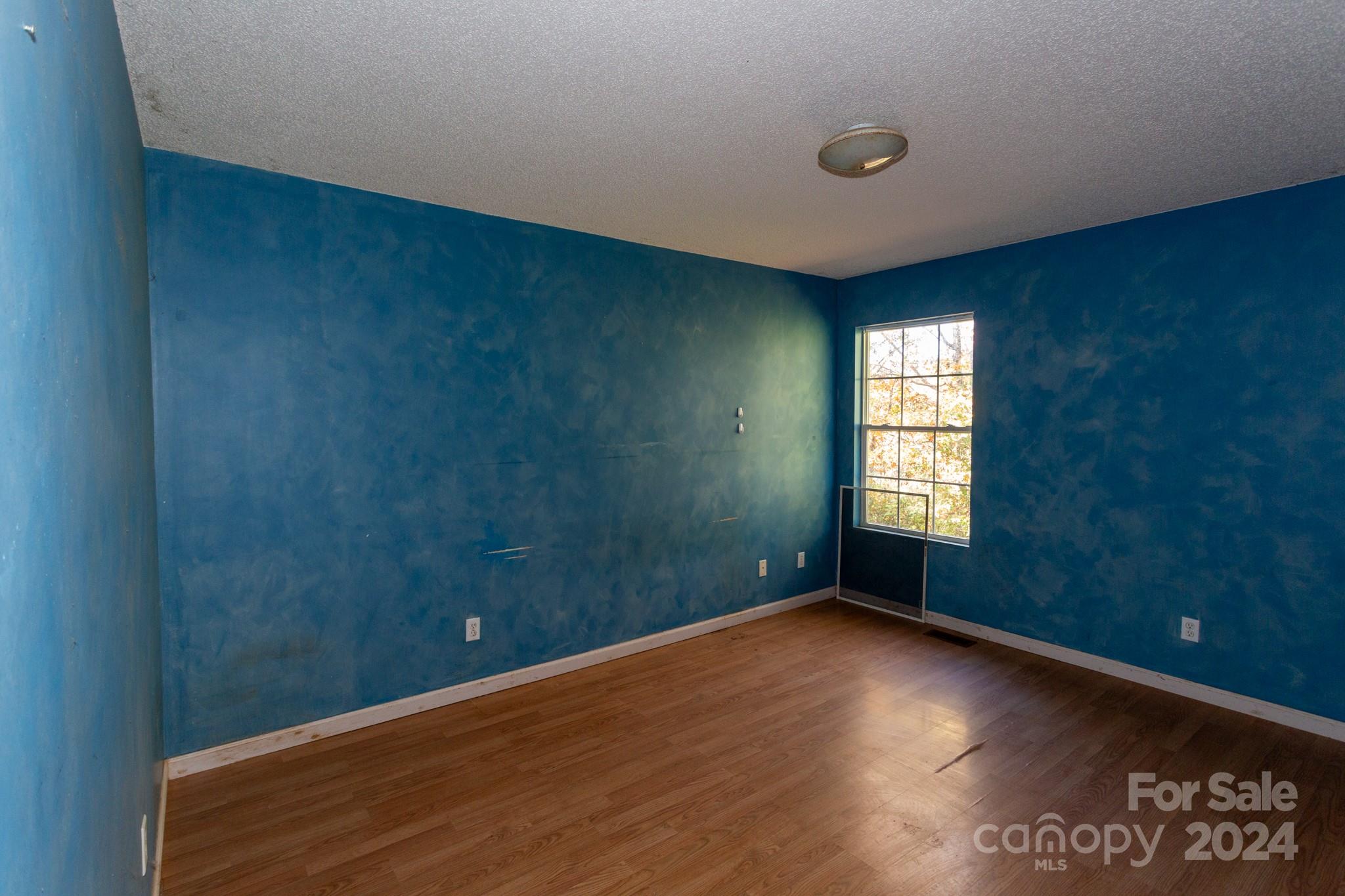 4020 Old 10 Highway Property Photo 17