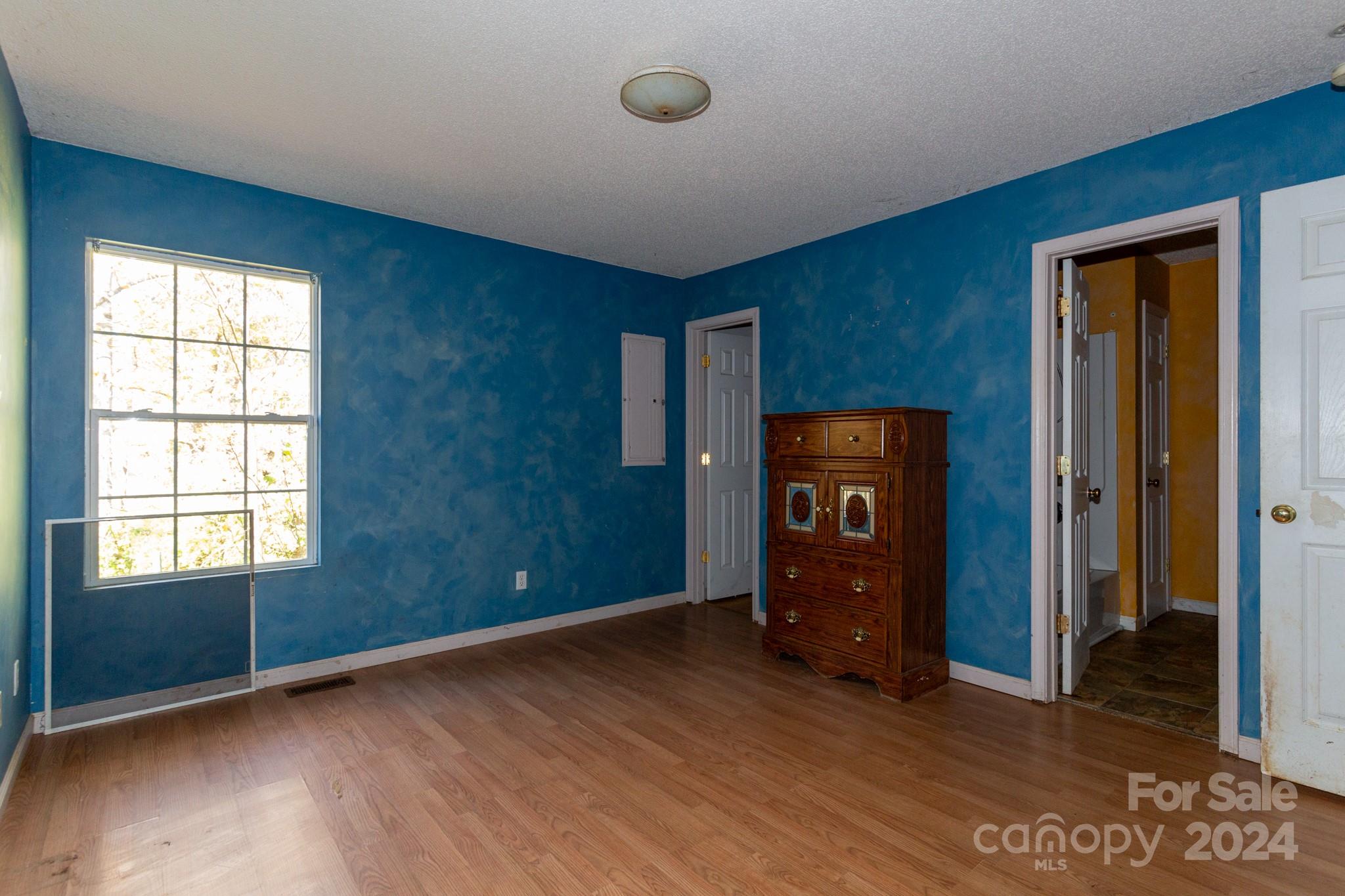 4020 Old 10 Highway Property Photo 18