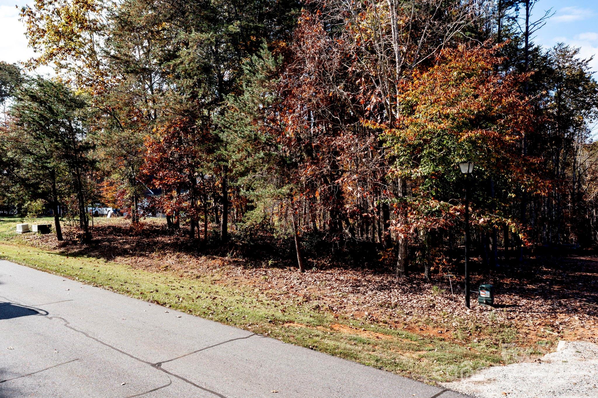 1676 Parkside Drive Property Photo 13