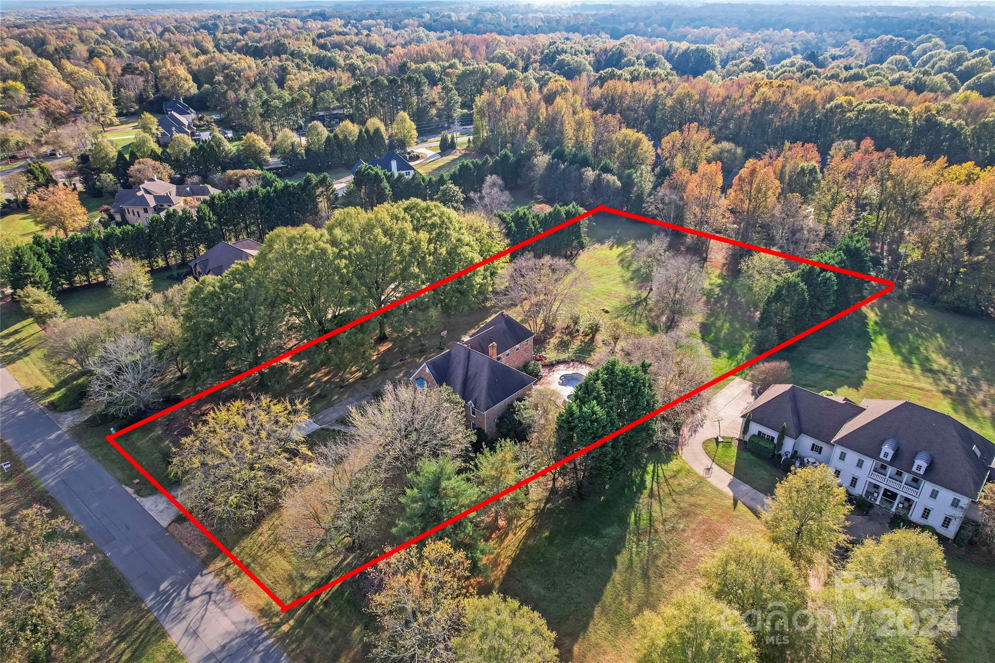 431 Walden Trail Property Photo 5