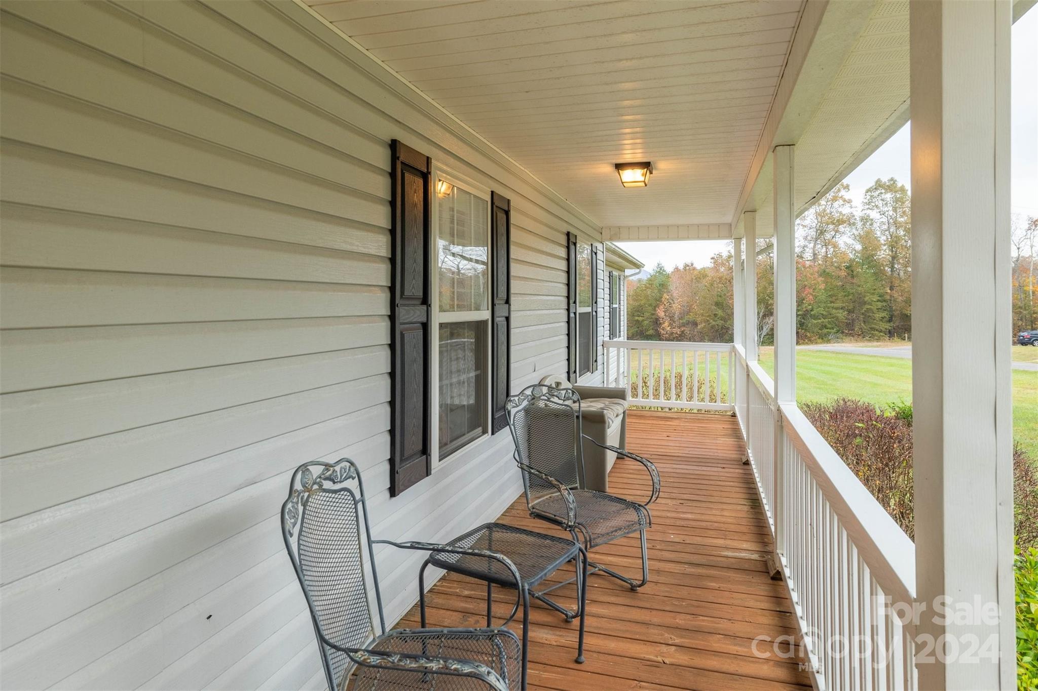 5158 Bridges Crossing Property Photo 7