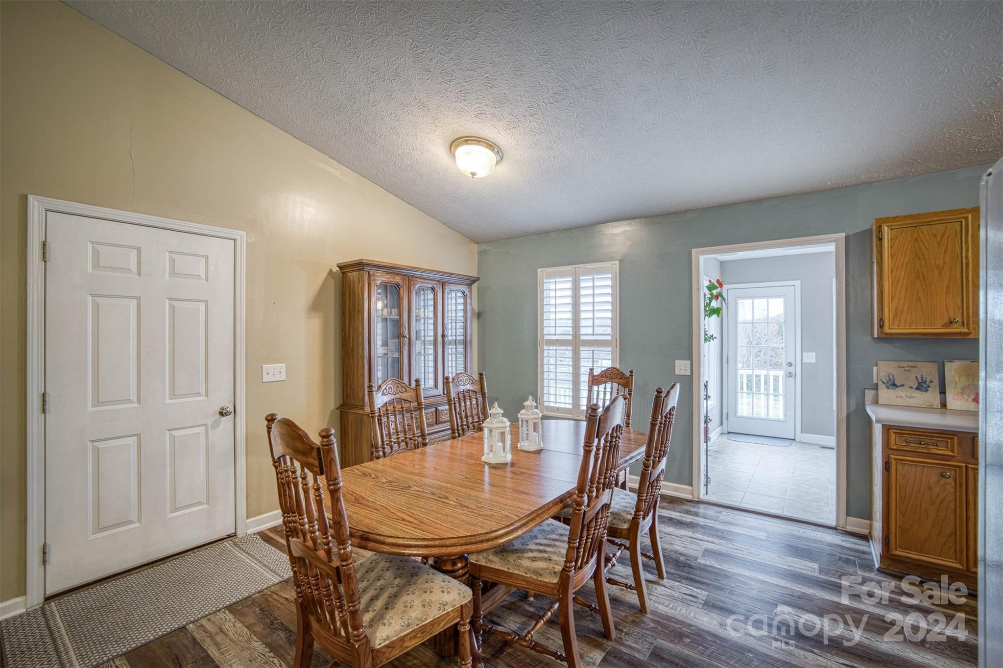 5158 Bridges Crossing Property Photo 10
