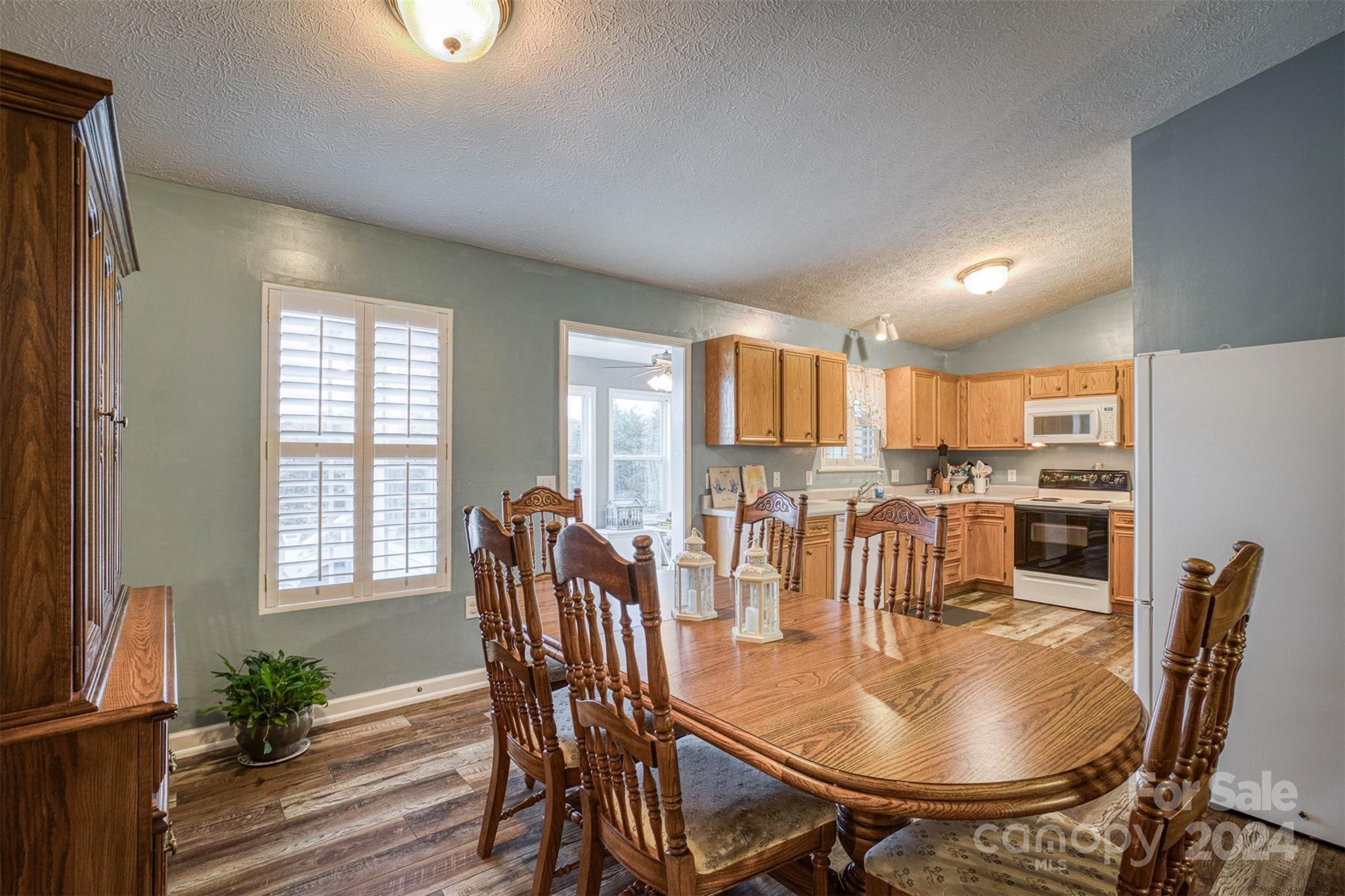 5158 Bridges Crossing Property Photo 11