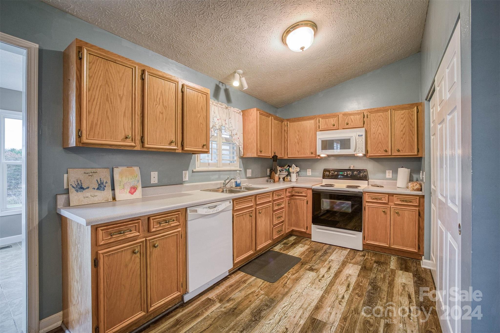 5158 Bridges Crossing Property Photo 13
