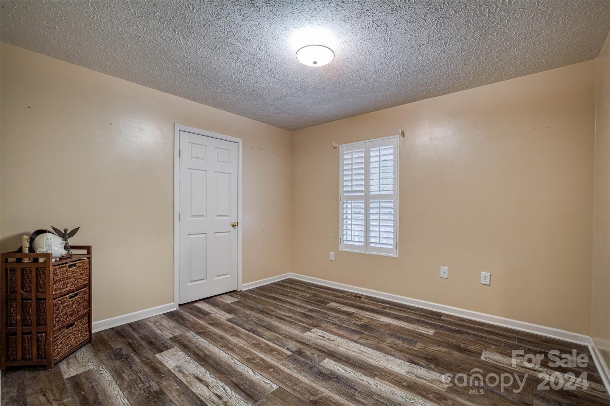 5158 Bridges Crossing Property Photo 24
