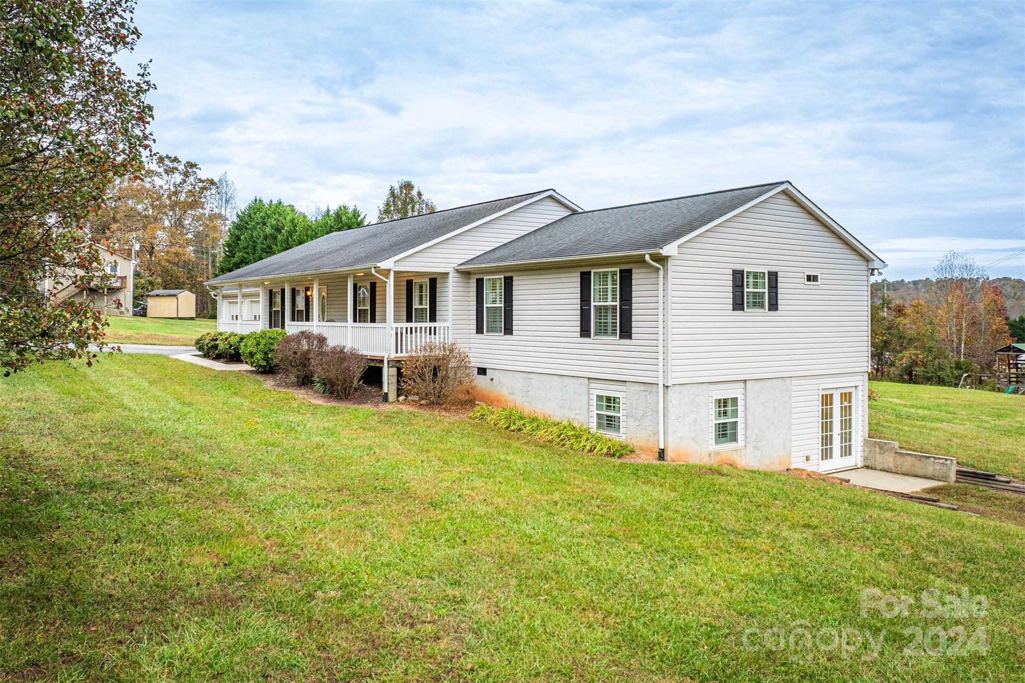 5158 Bridges Crossing Property Photo 31