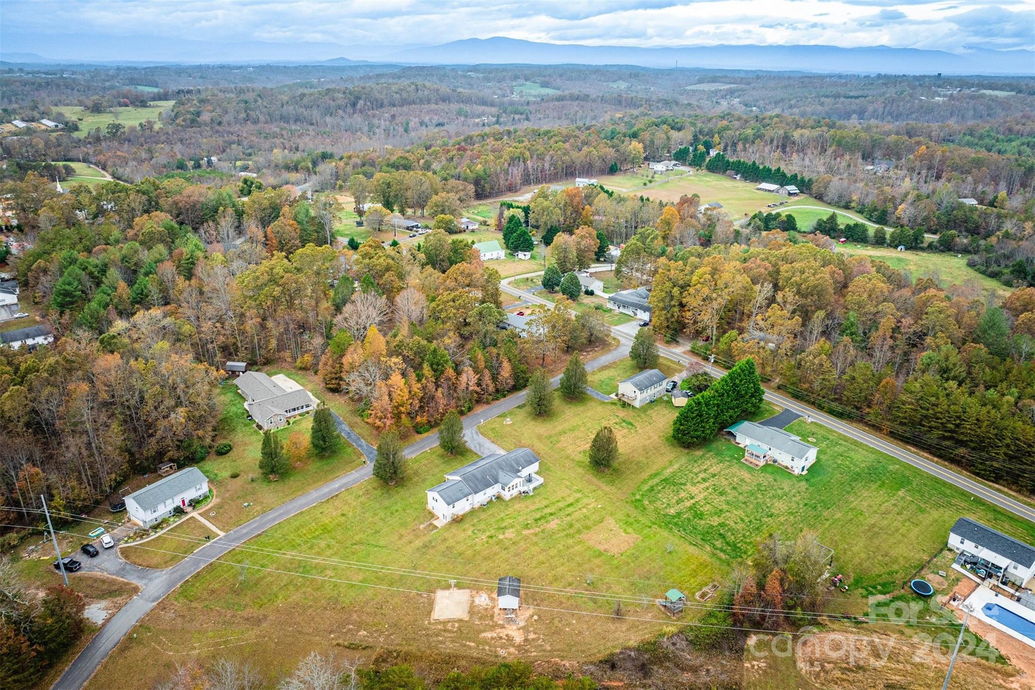 5158 Bridges Crossing Property Photo 38