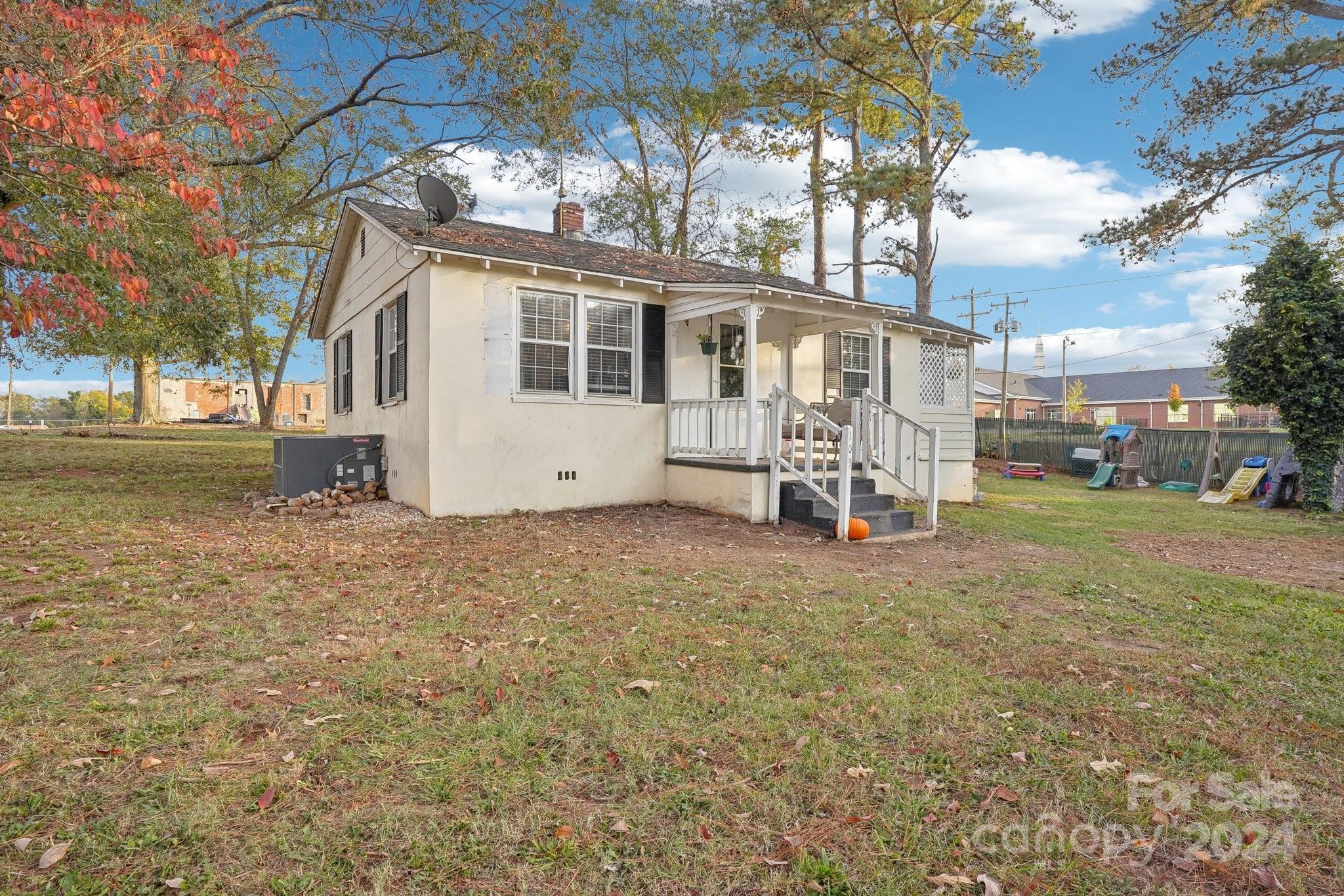 103 Mimosa Street Property Photo 2