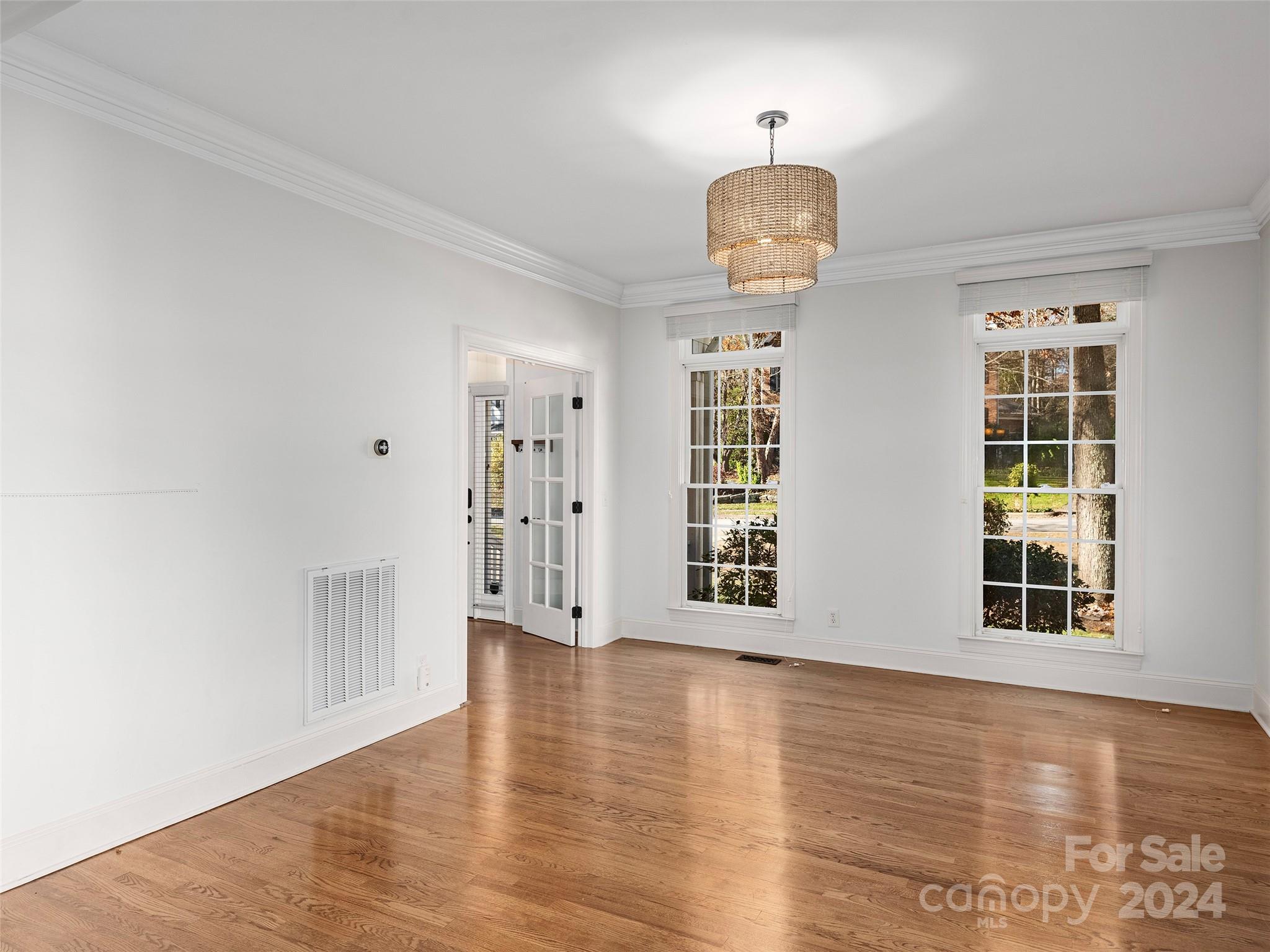 906 Woodvine Road Property Photo 6