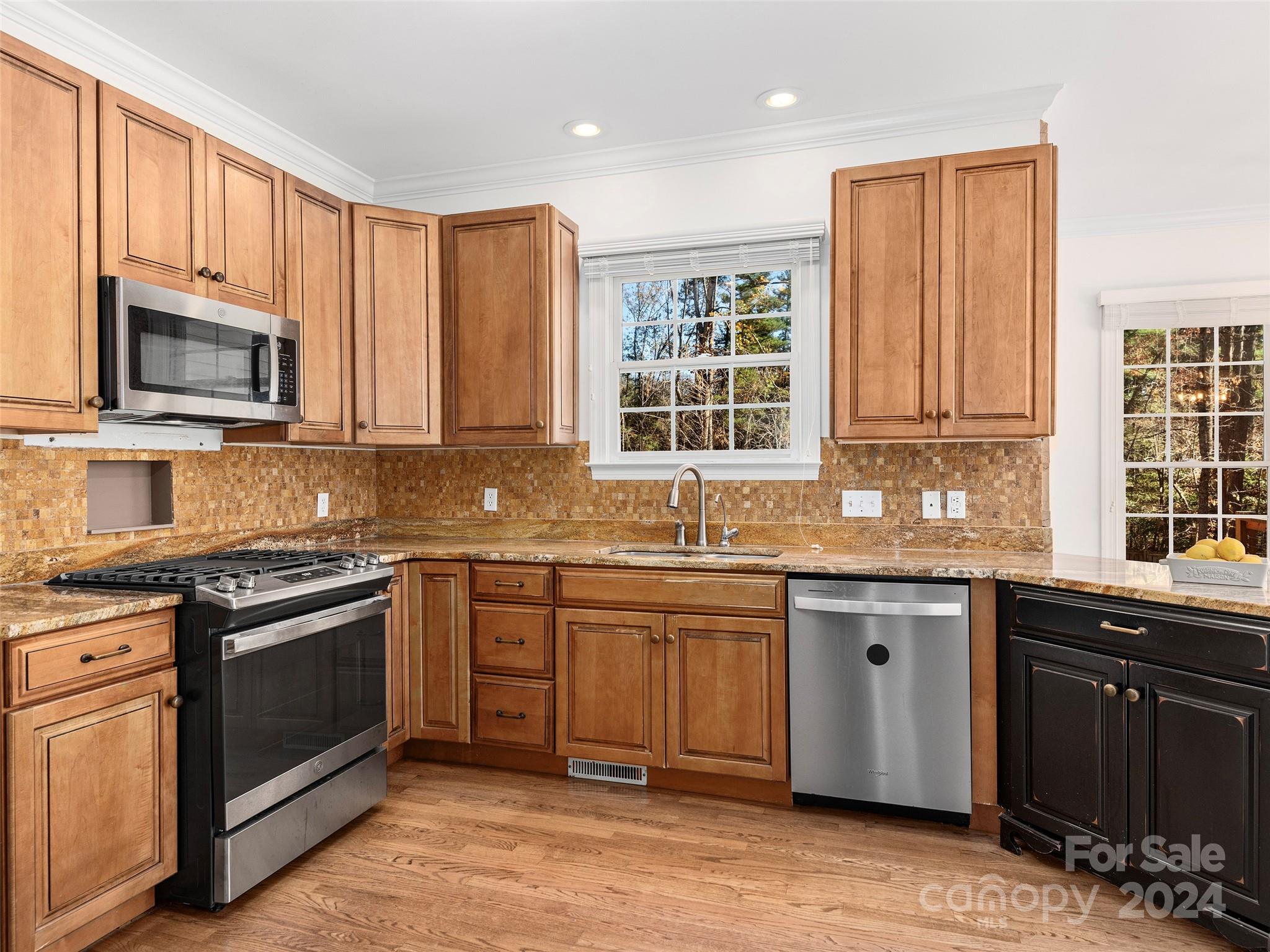 906 Woodvine Road Property Photo 9