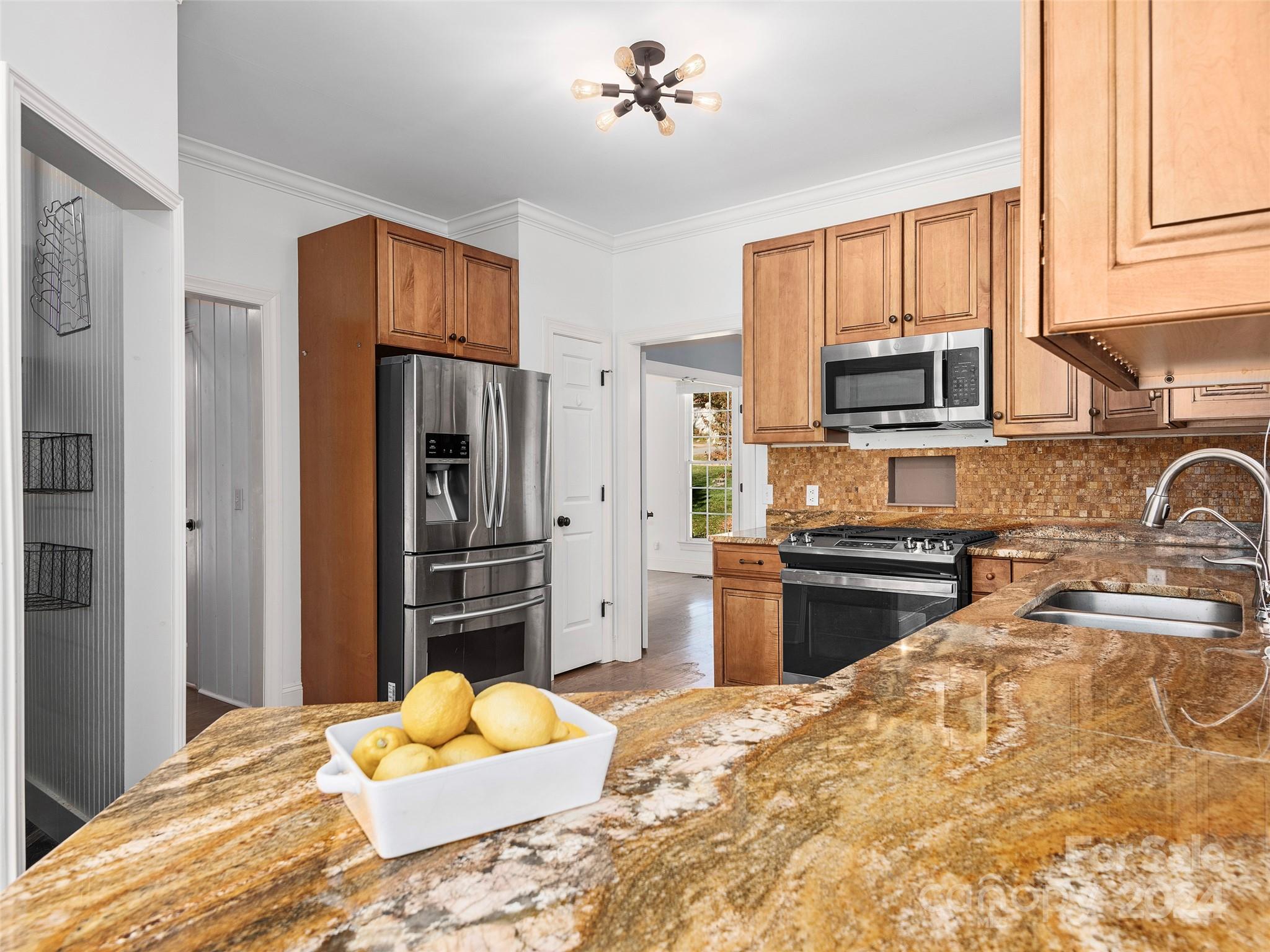 906 Woodvine Road Property Photo 13
