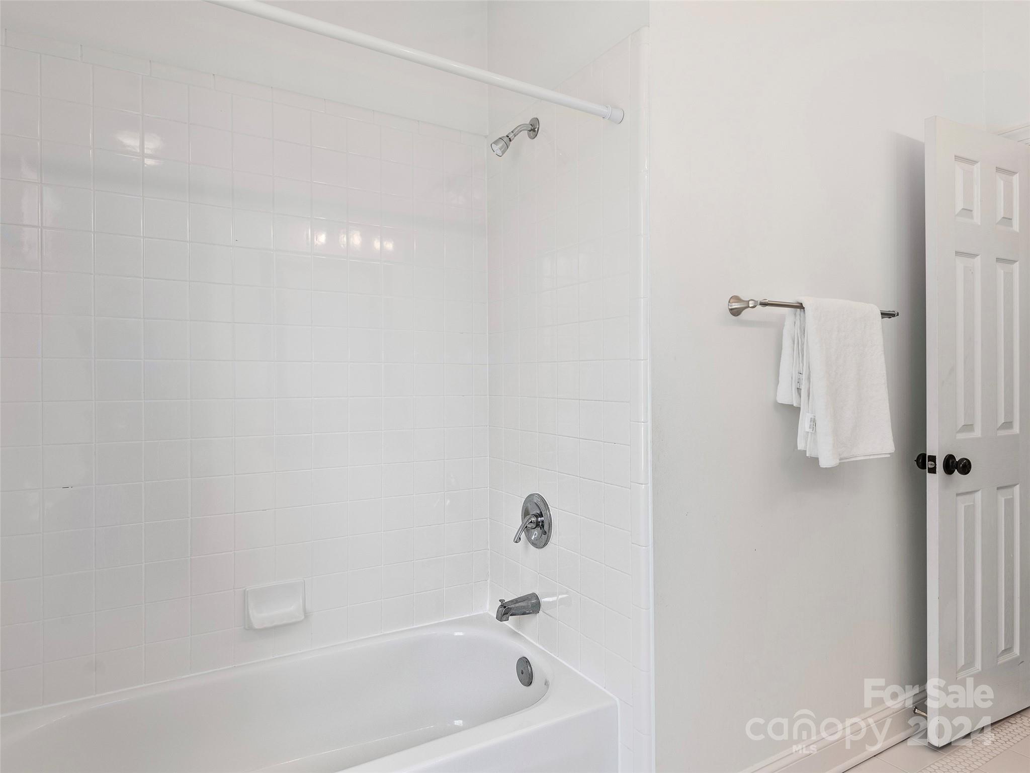 906 Woodvine Road Property Photo 28