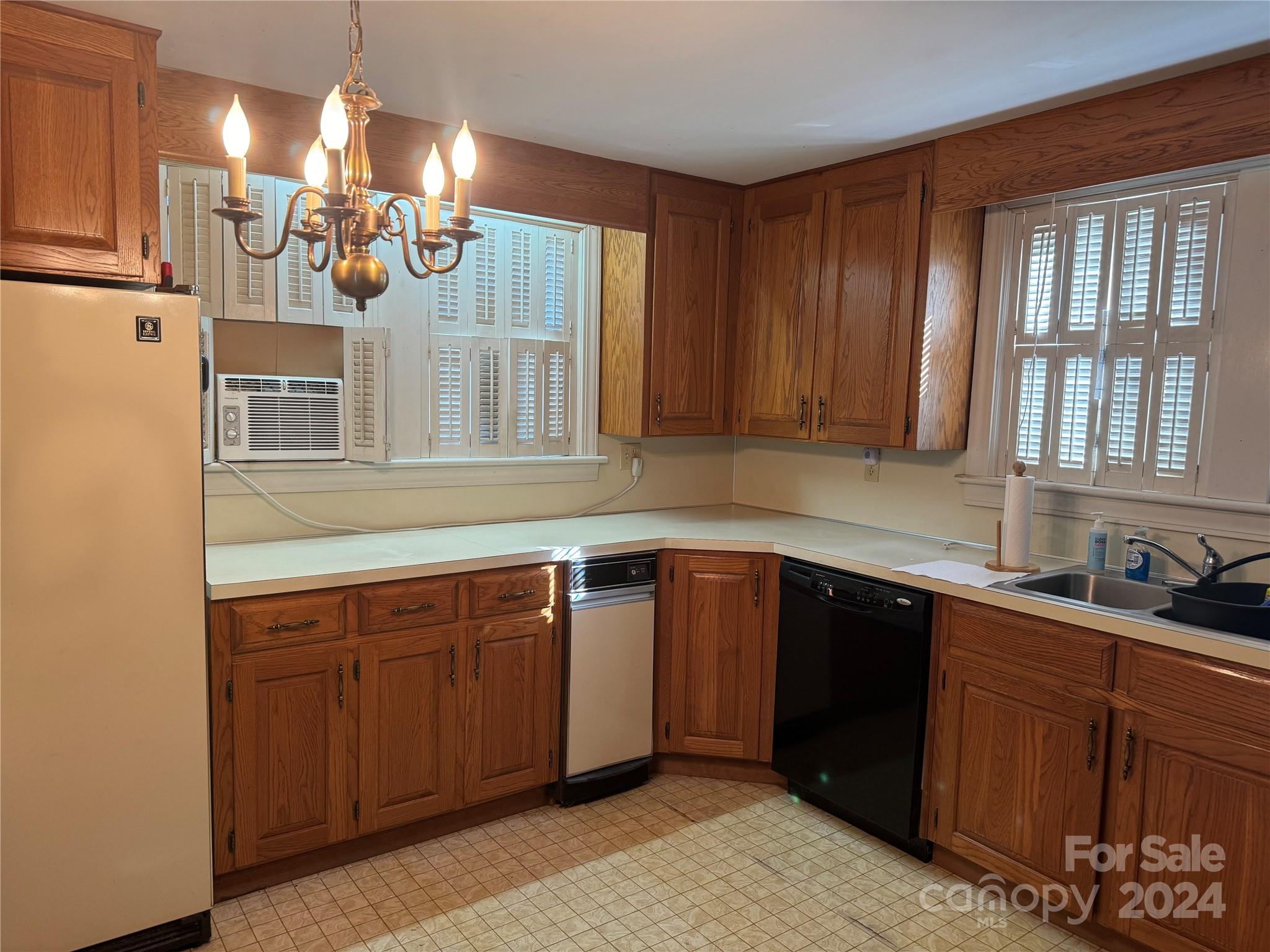 2068 Rader Circle Property Photo 7