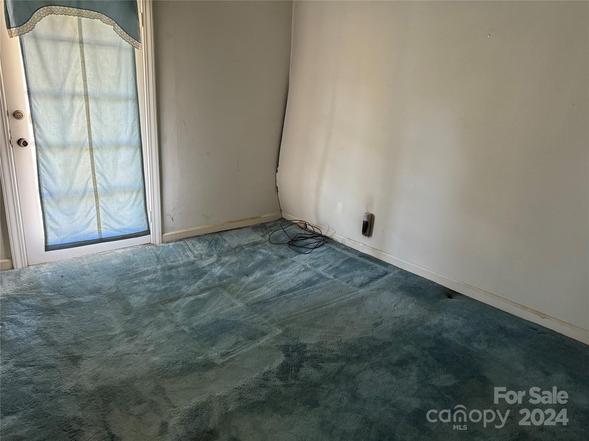 2068 Rader Circle Property Photo 14