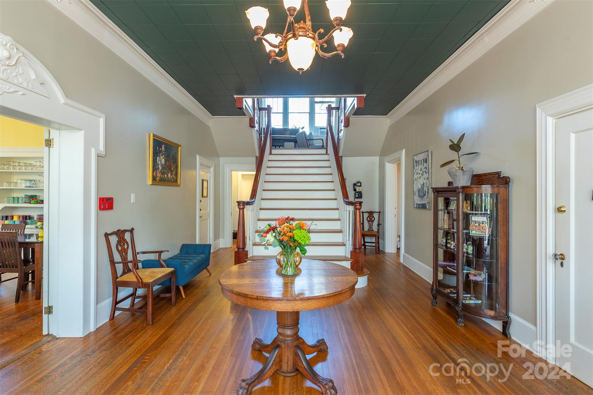 77 Kenilworth Road Property Photo 2
