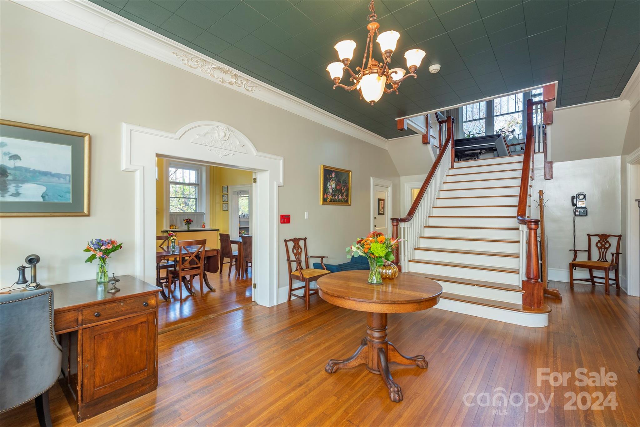 77 Kenilworth Road Property Photo 3
