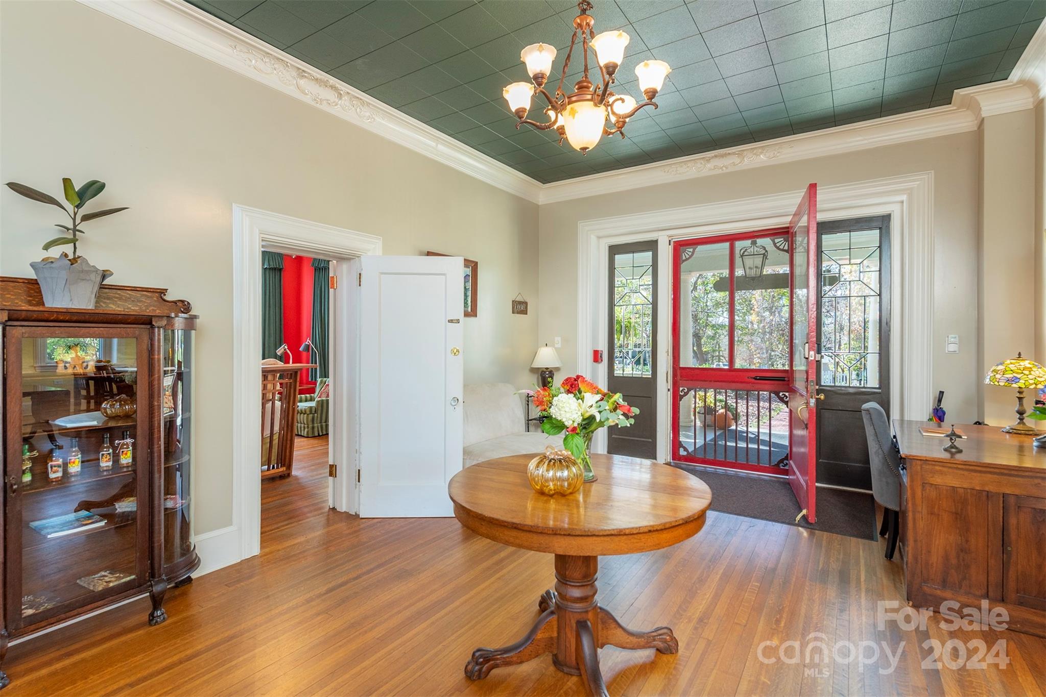 77 Kenilworth Road Property Photo 4