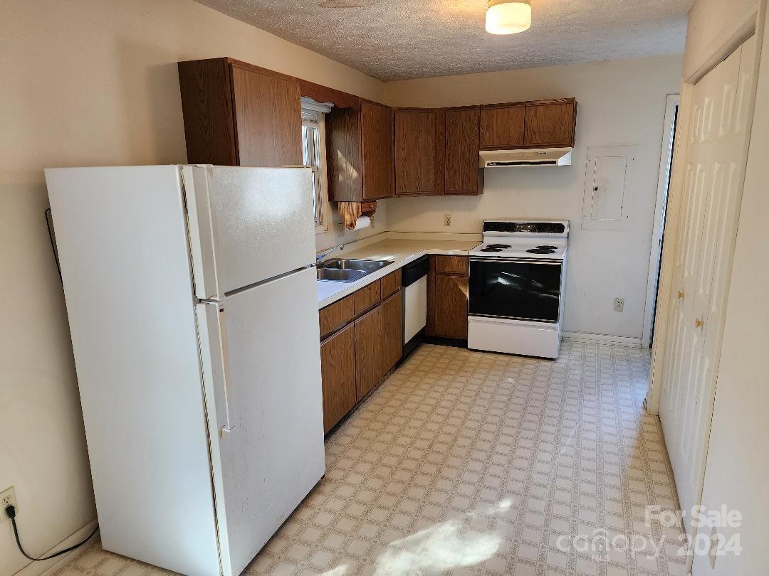 20 Coventry Lane Property Photo 3