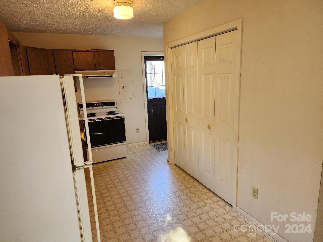 20 Coventry Lane Property Photo 5