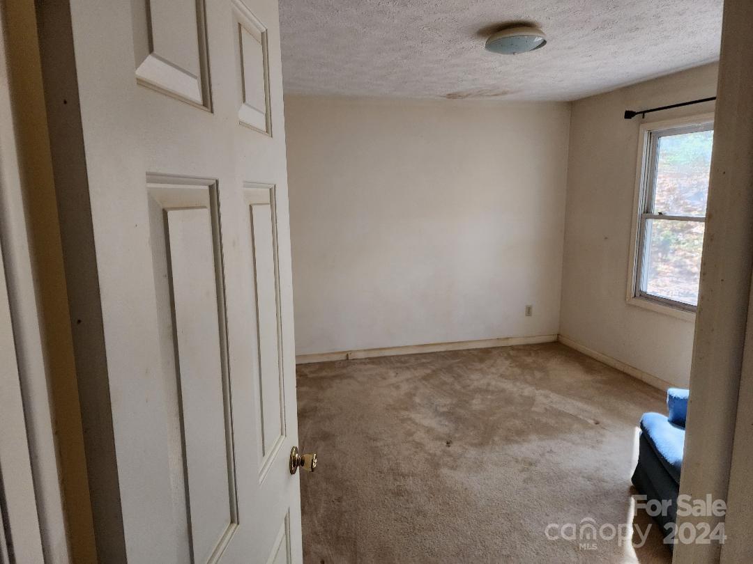 20 Coventry Lane Property Photo 14