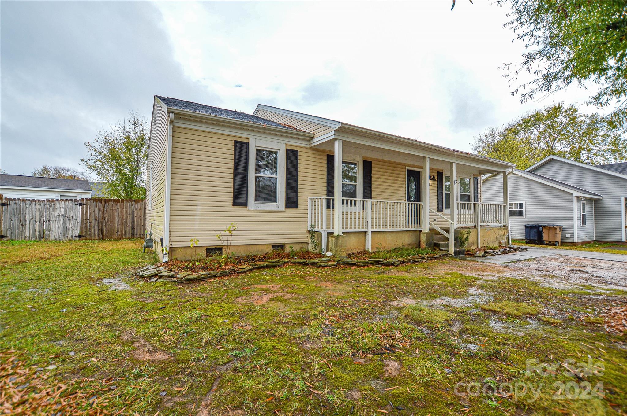 5114 Darby Drive Property Photo 2