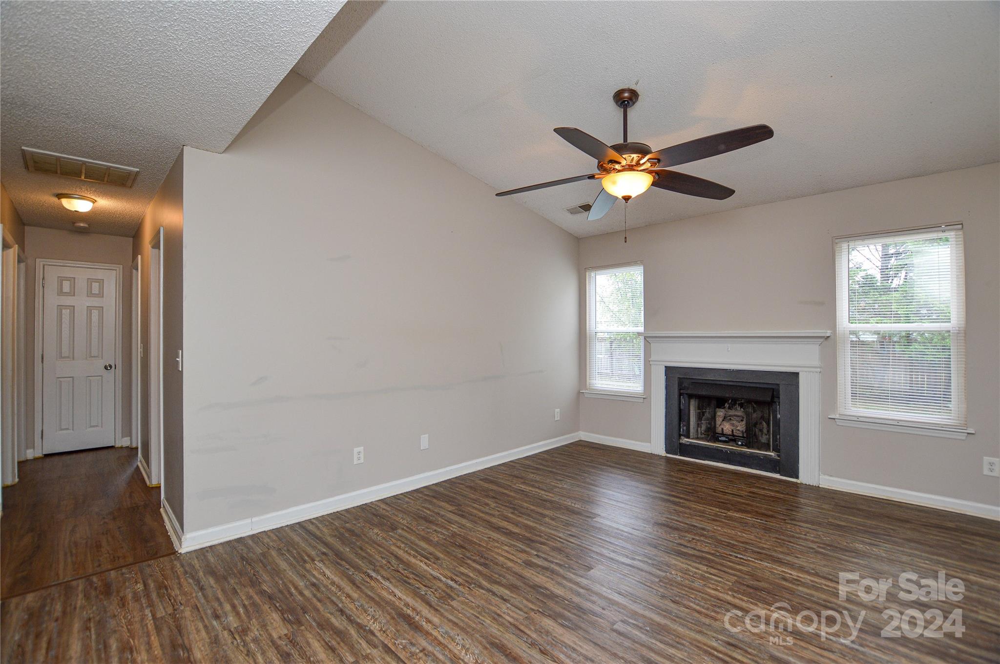 5114 Darby Drive Property Photo 7