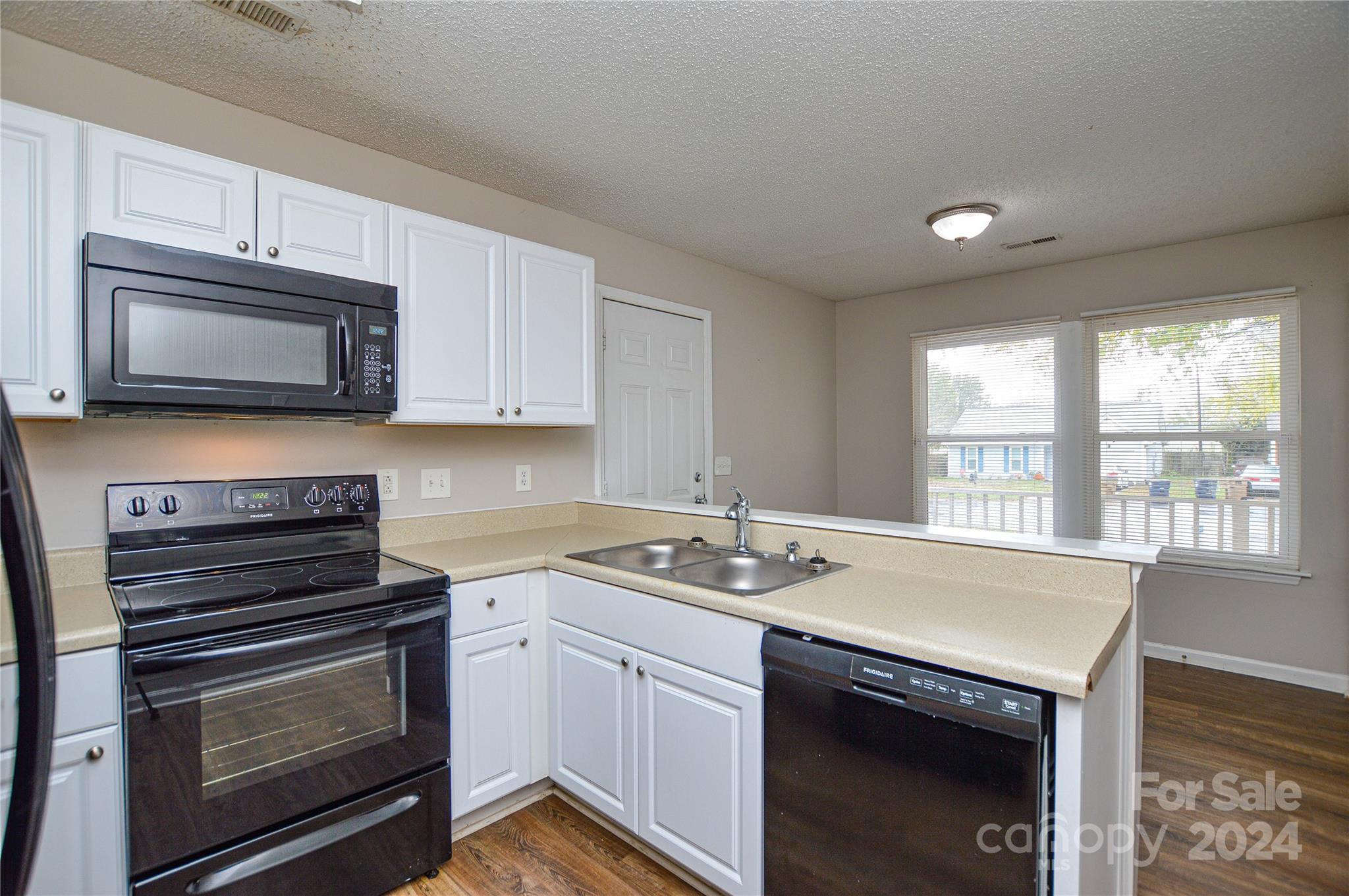 5114 Darby Drive Property Photo 14