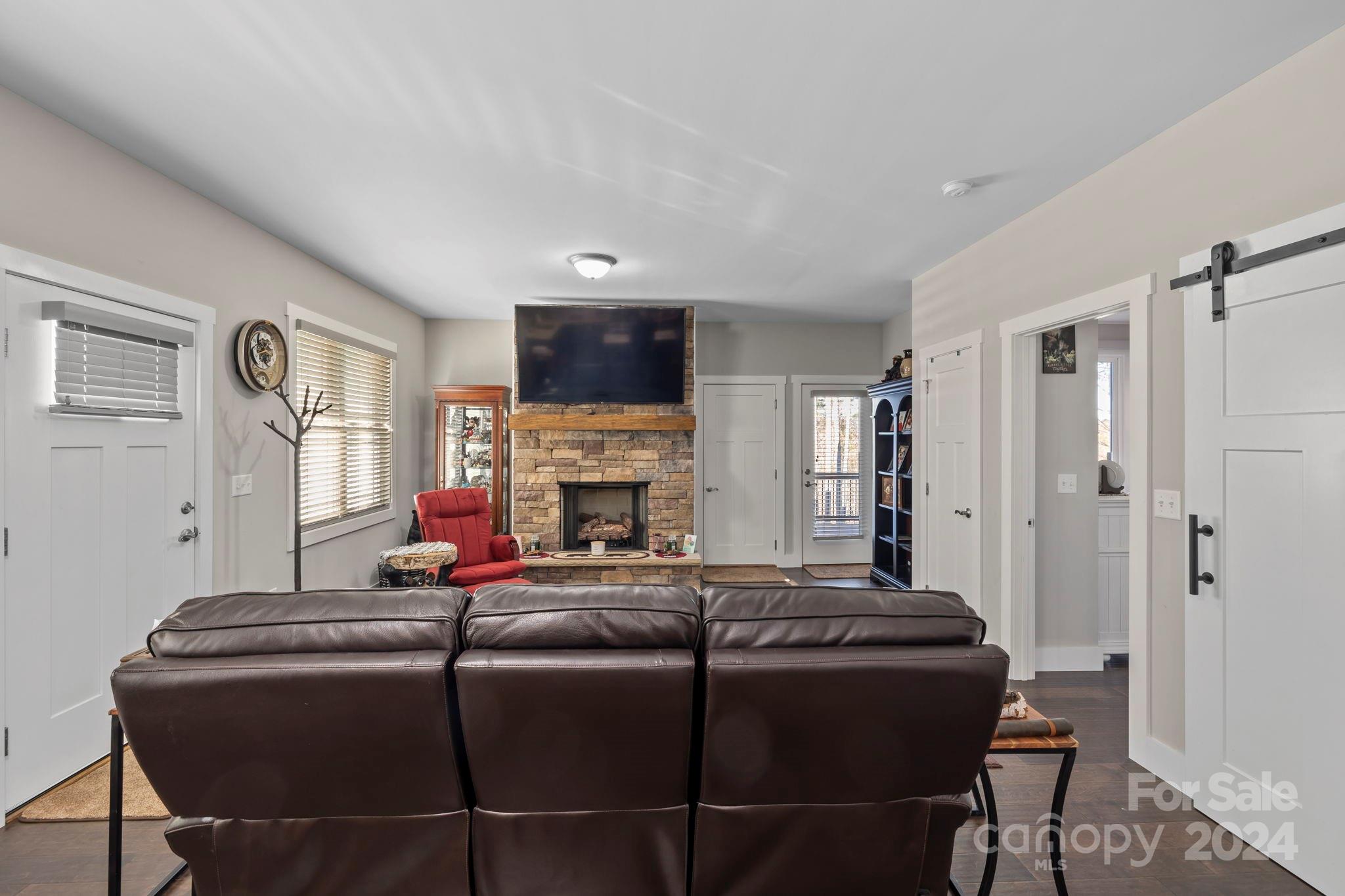 155 Hayes Ridge Lane Property Photo 18