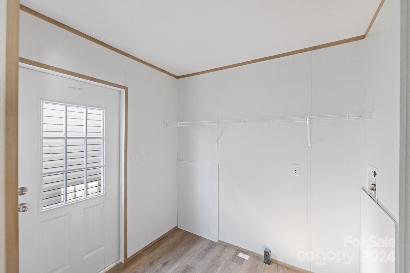 210 Sailwinds Road Property Photo 7