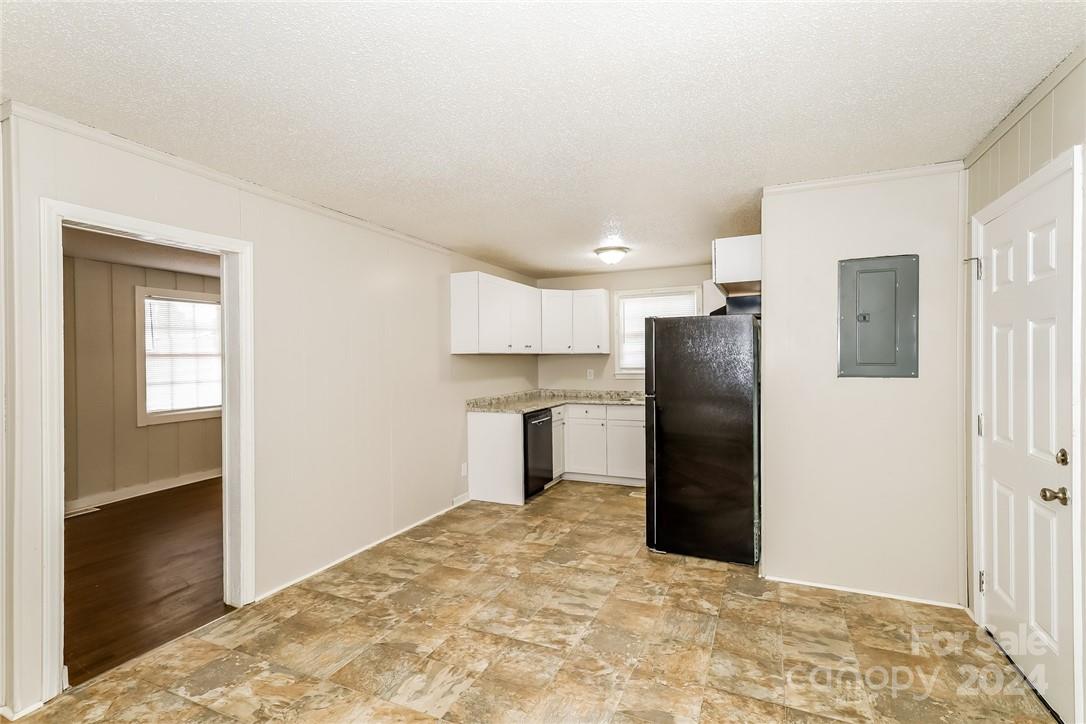 974 Sylvia Circle Property Photo 7