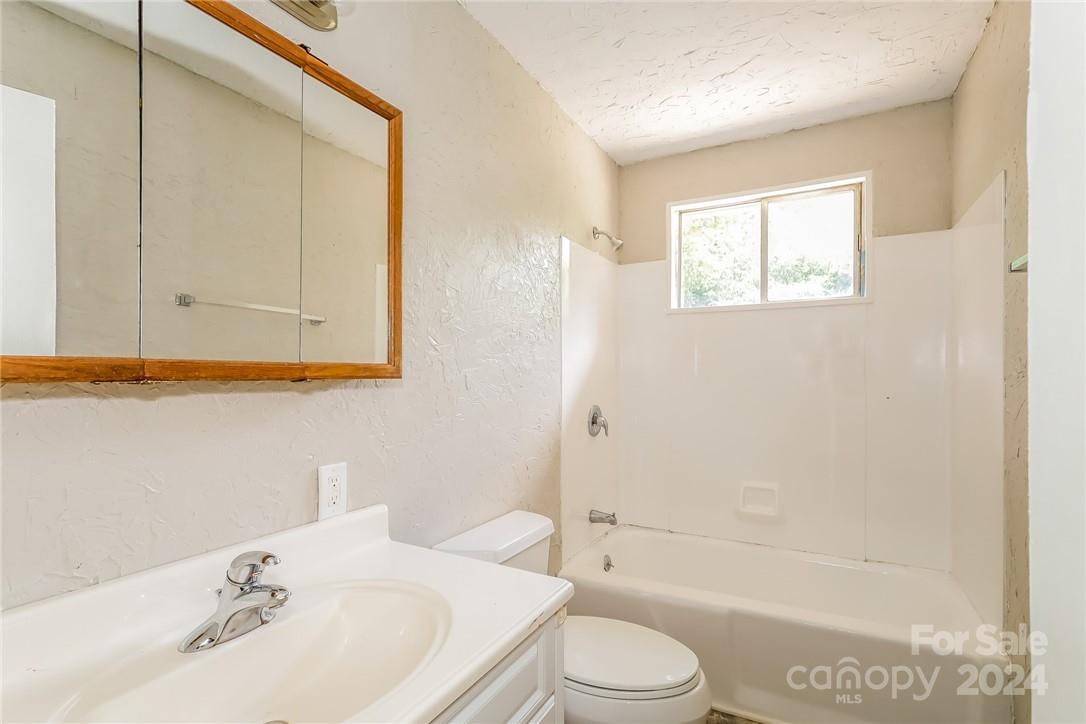 974 Sylvia Circle Property Photo 9