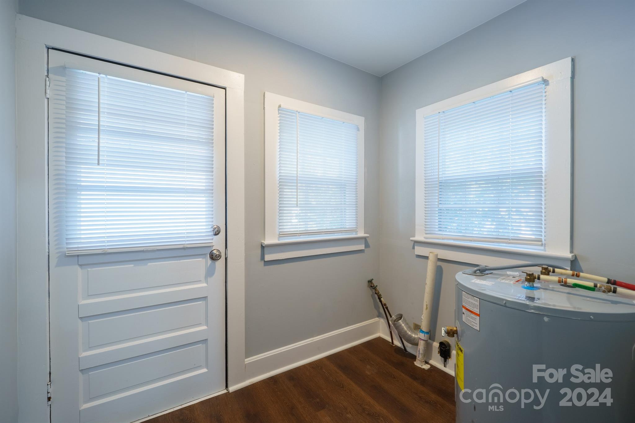 571 Hillandale Street Property Photo 14