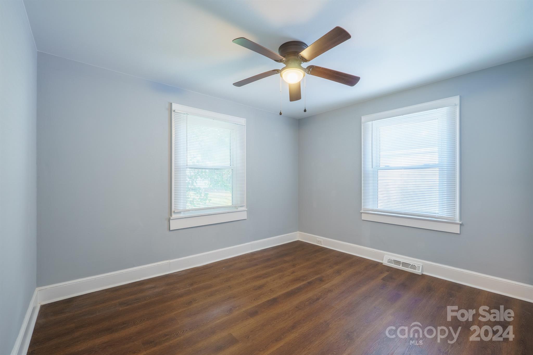 571 Hillandale Street Property Photo 15