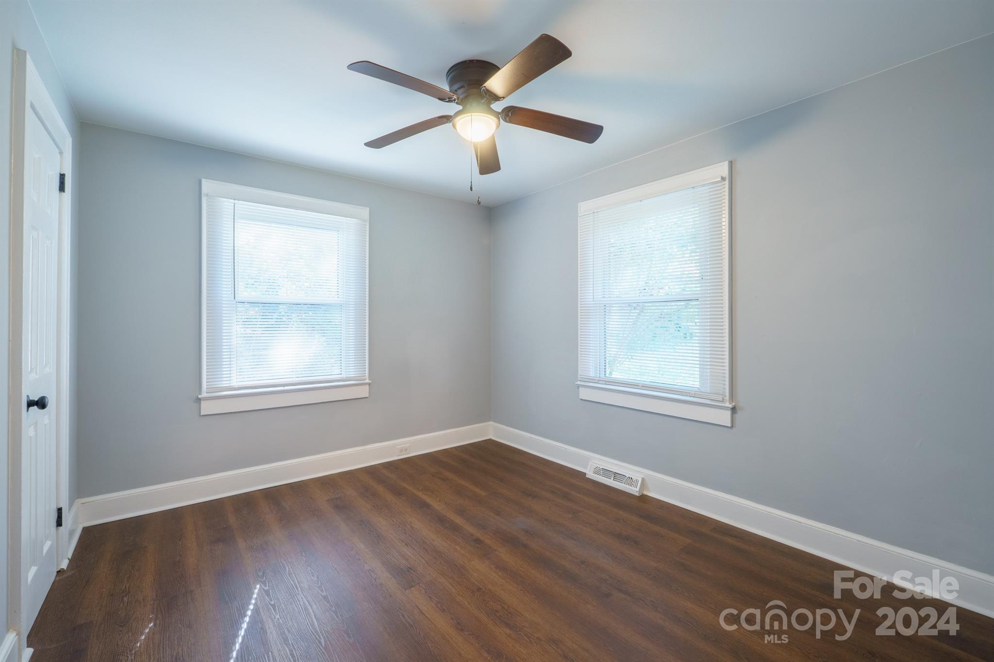 571 Hillandale Street Property Photo 20