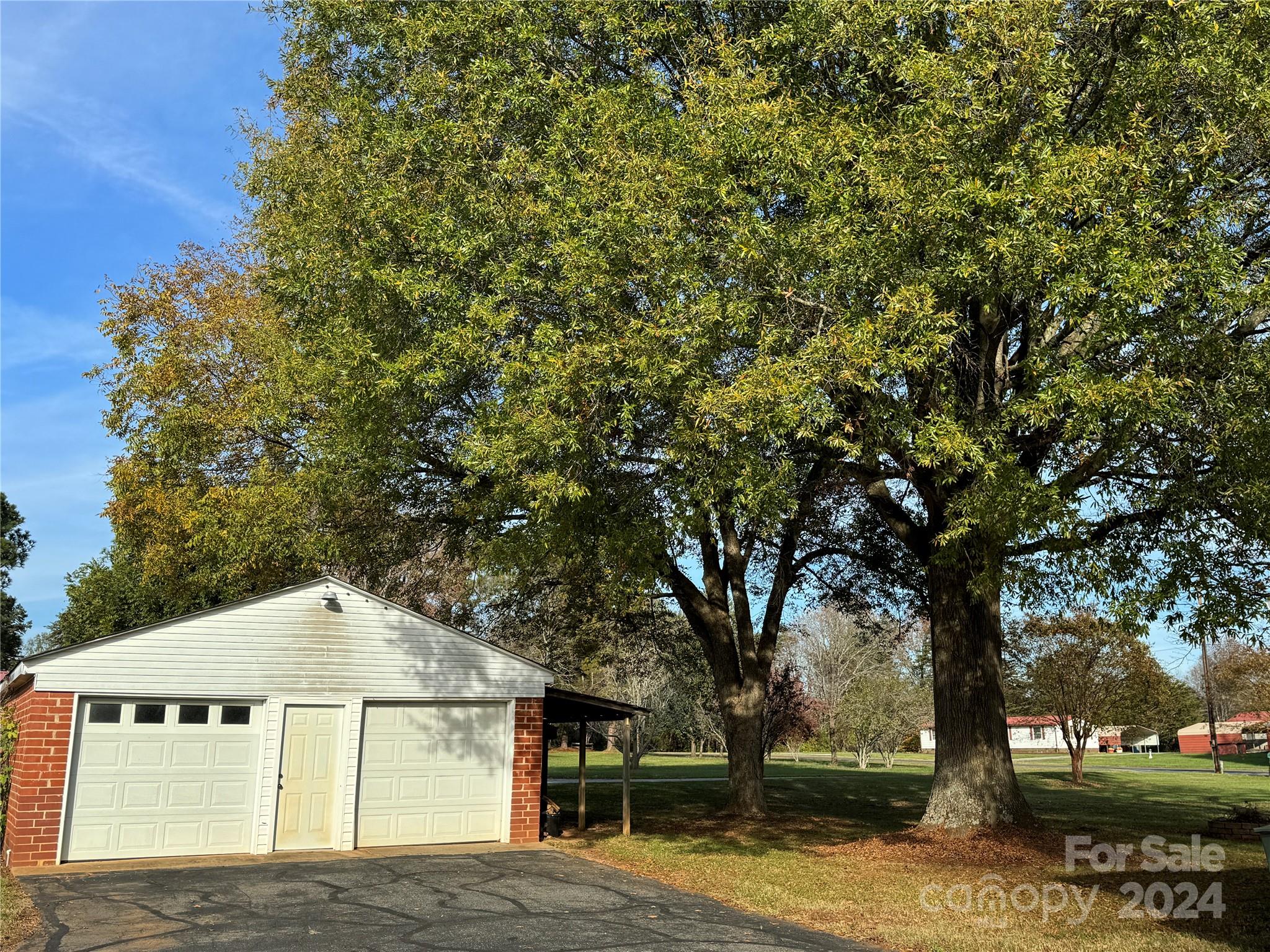 6650 Sherrills Ford Road Property Photo 4