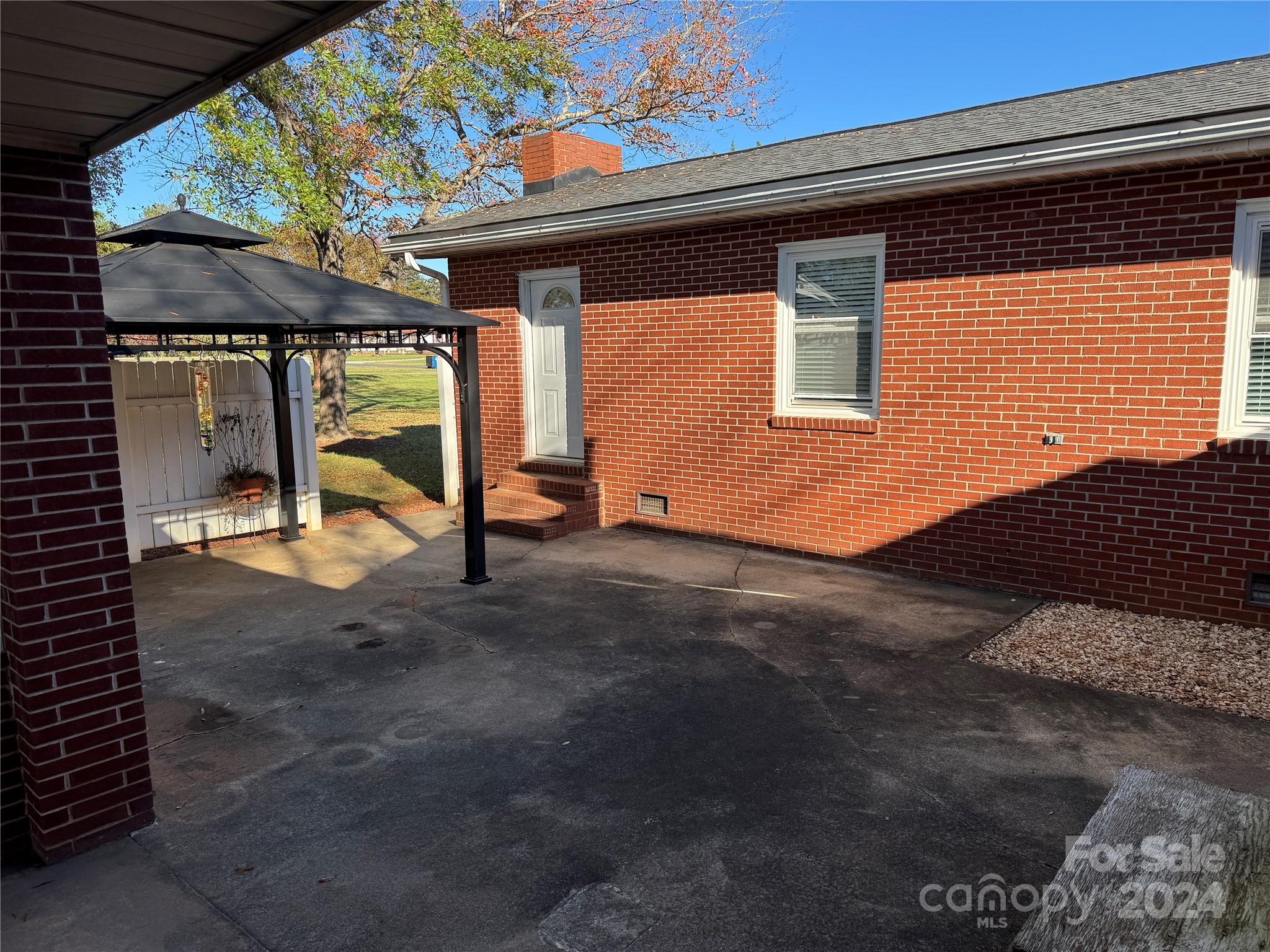 6650 Sherrills Ford Road Property Photo 9