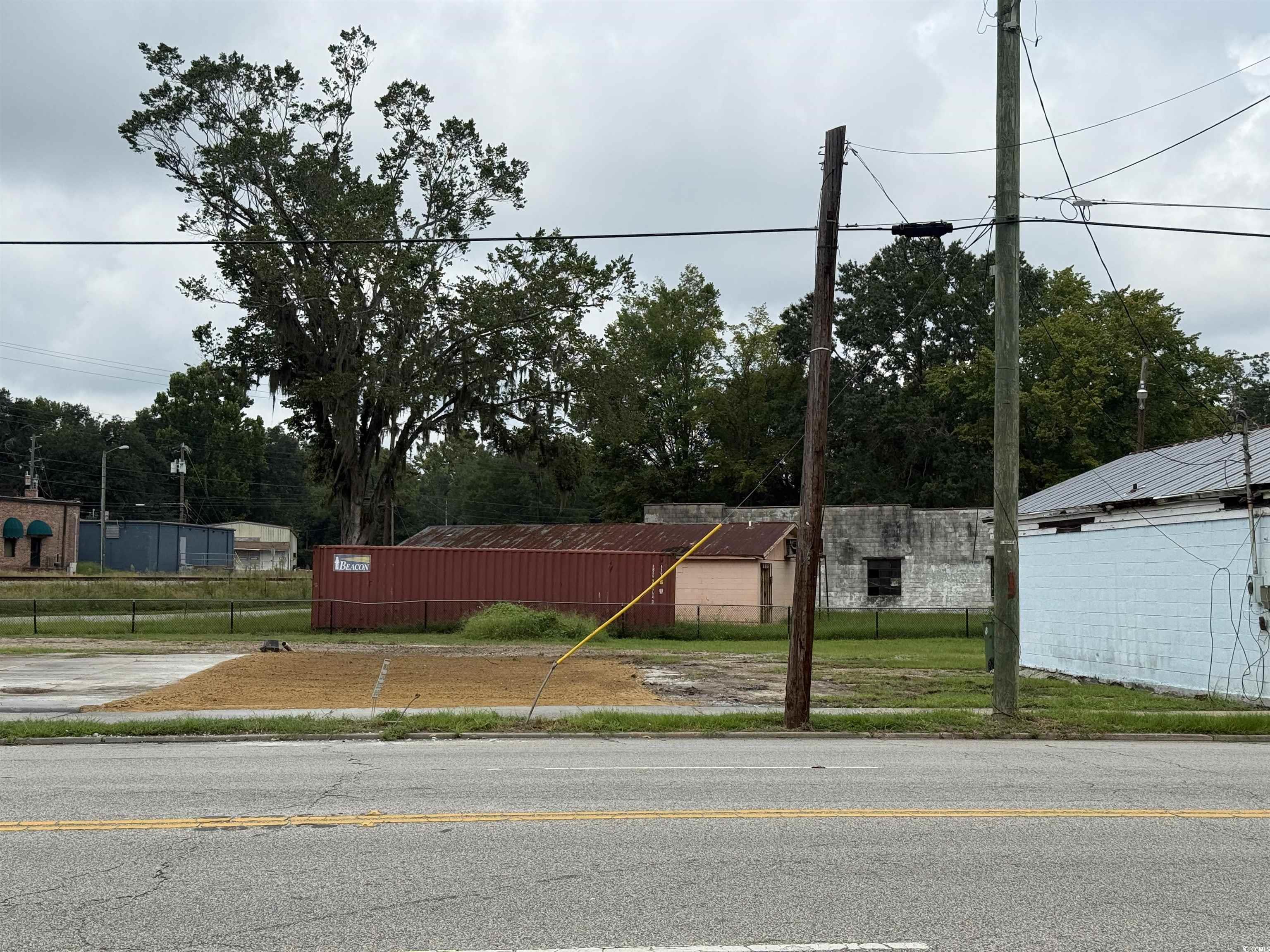 211 E Main St. Property Photo 1
