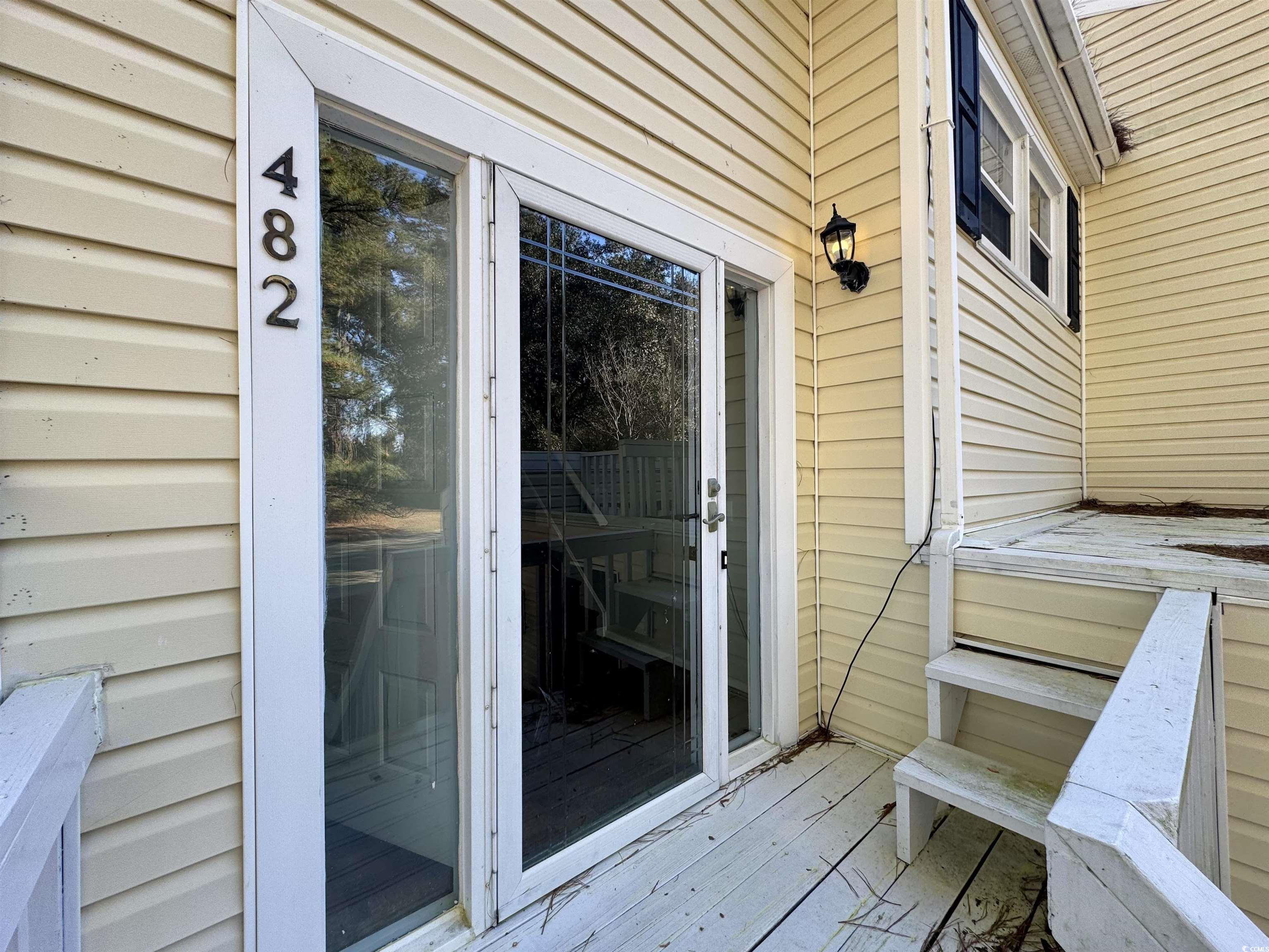 482 Greenview Dr. Property Photo 2