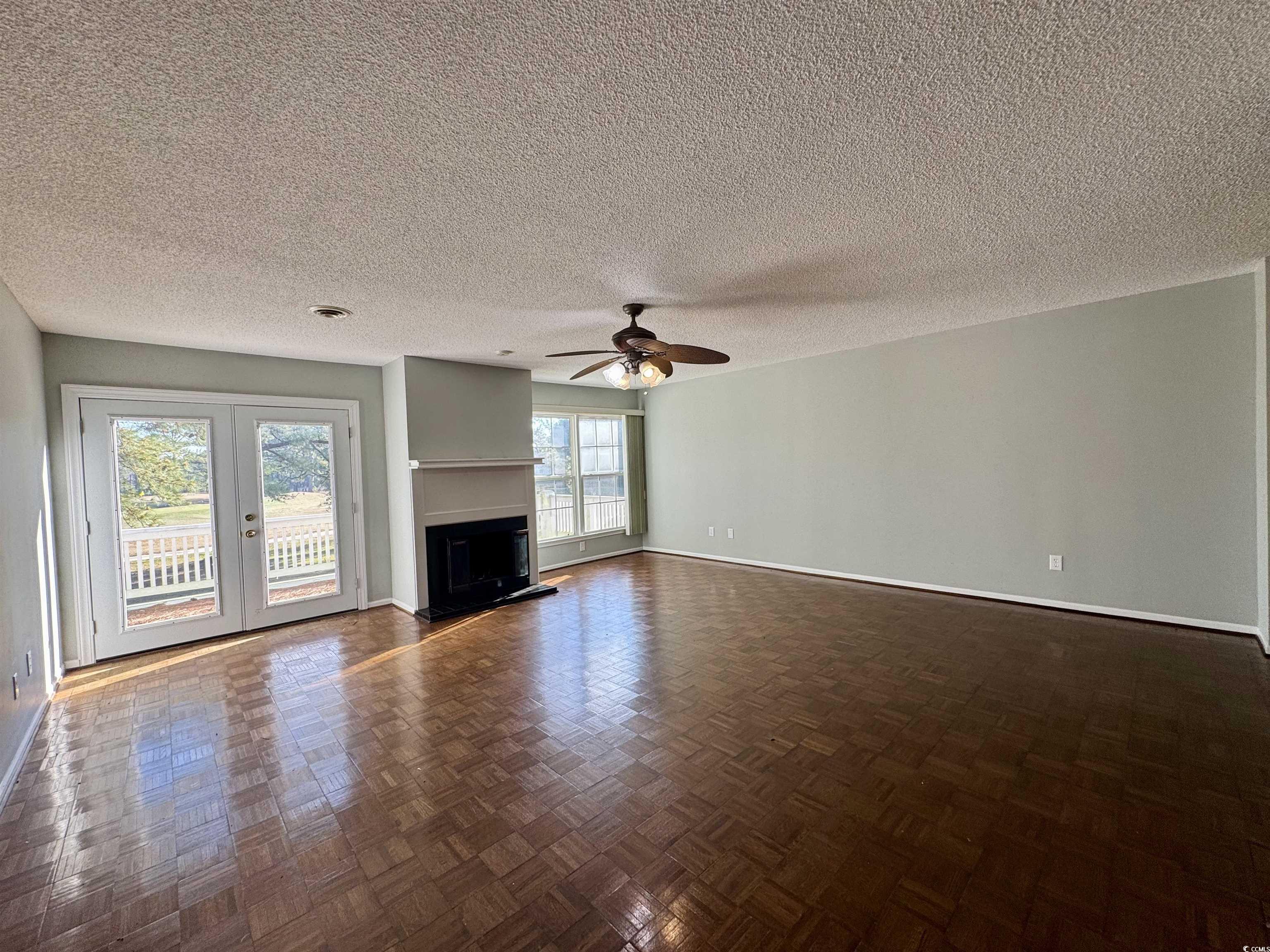 482 Greenview Dr. Property Photo 4