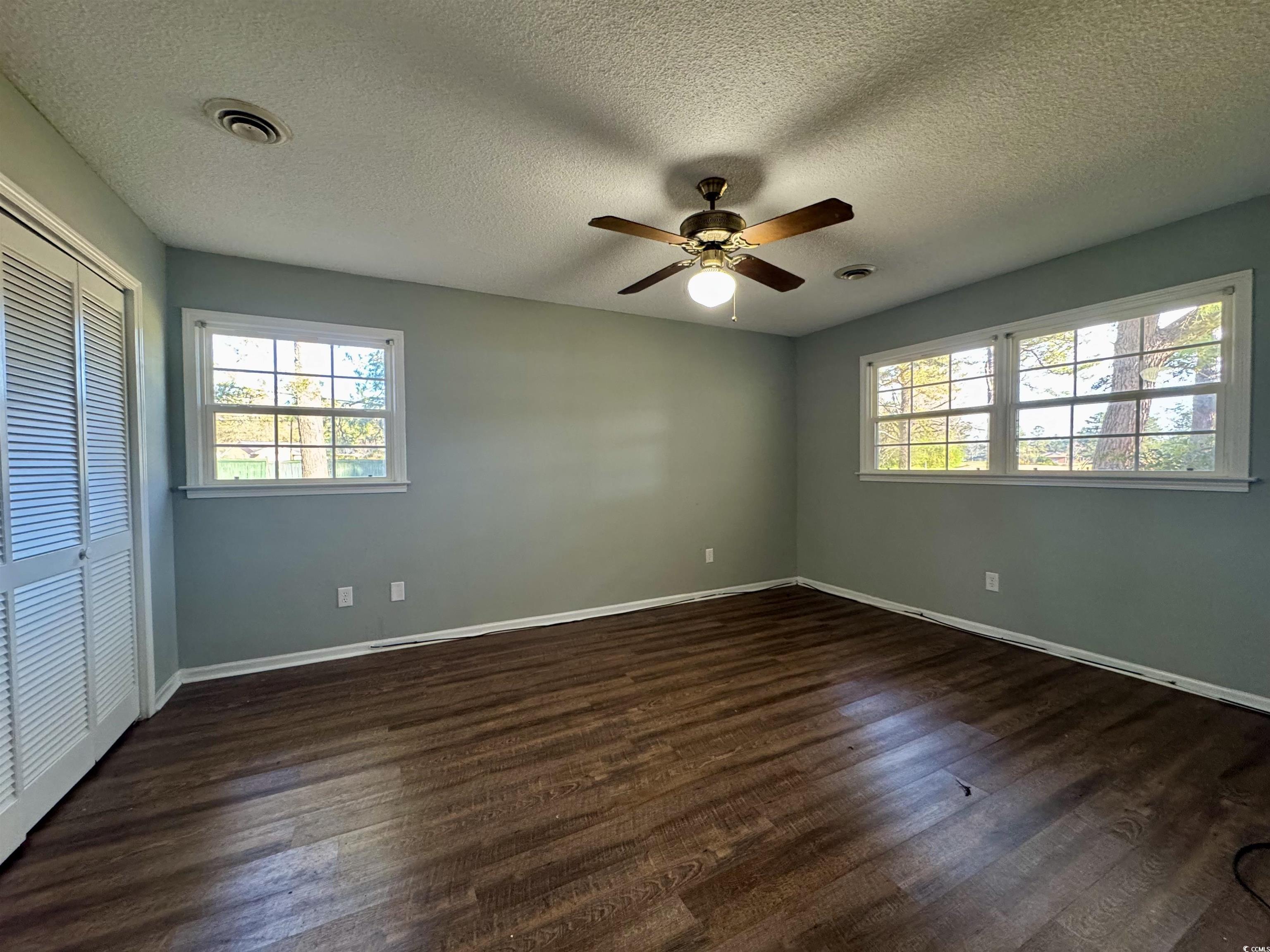 482 Greenview Dr. Property Photo 16