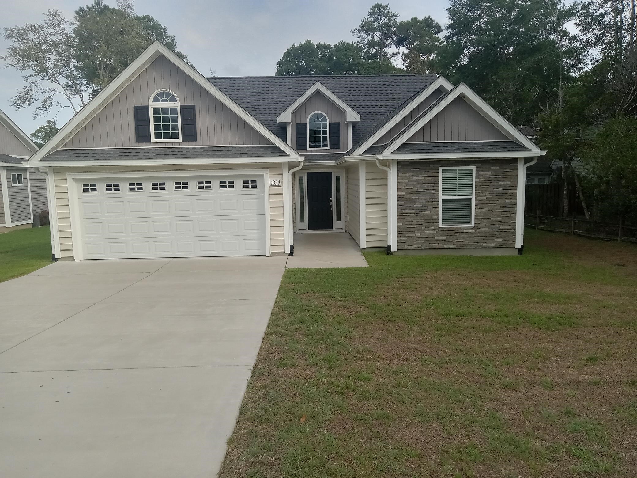 1023 Meares St. Property Photo 3