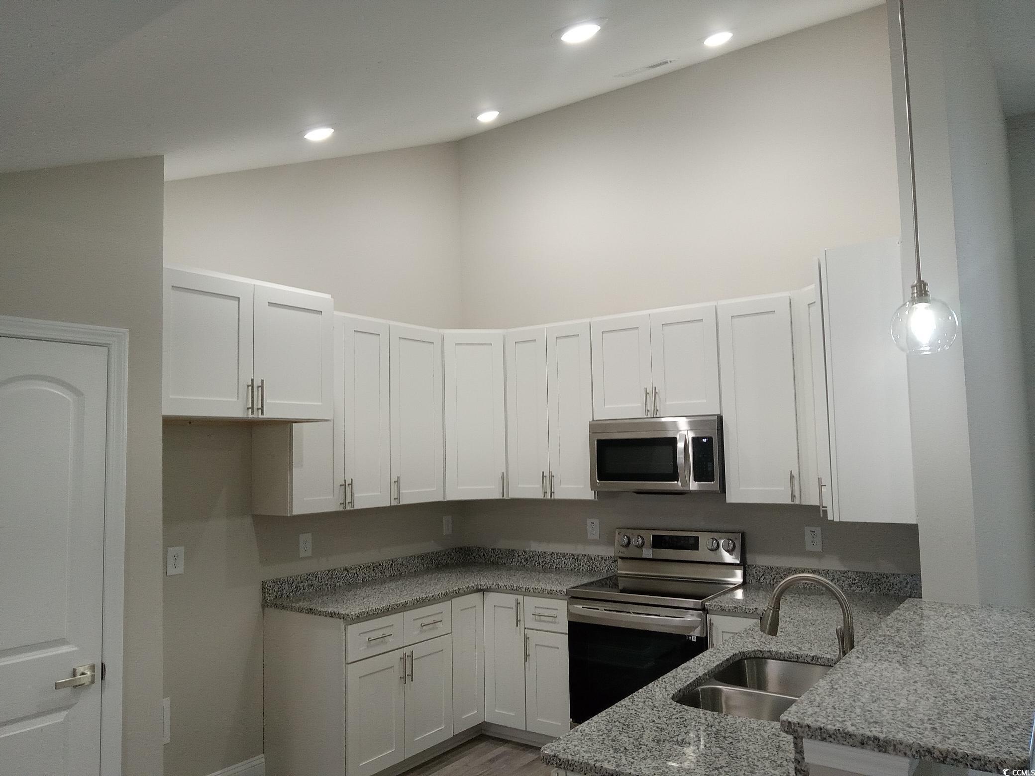 1023 Meares St. Property Photo 11