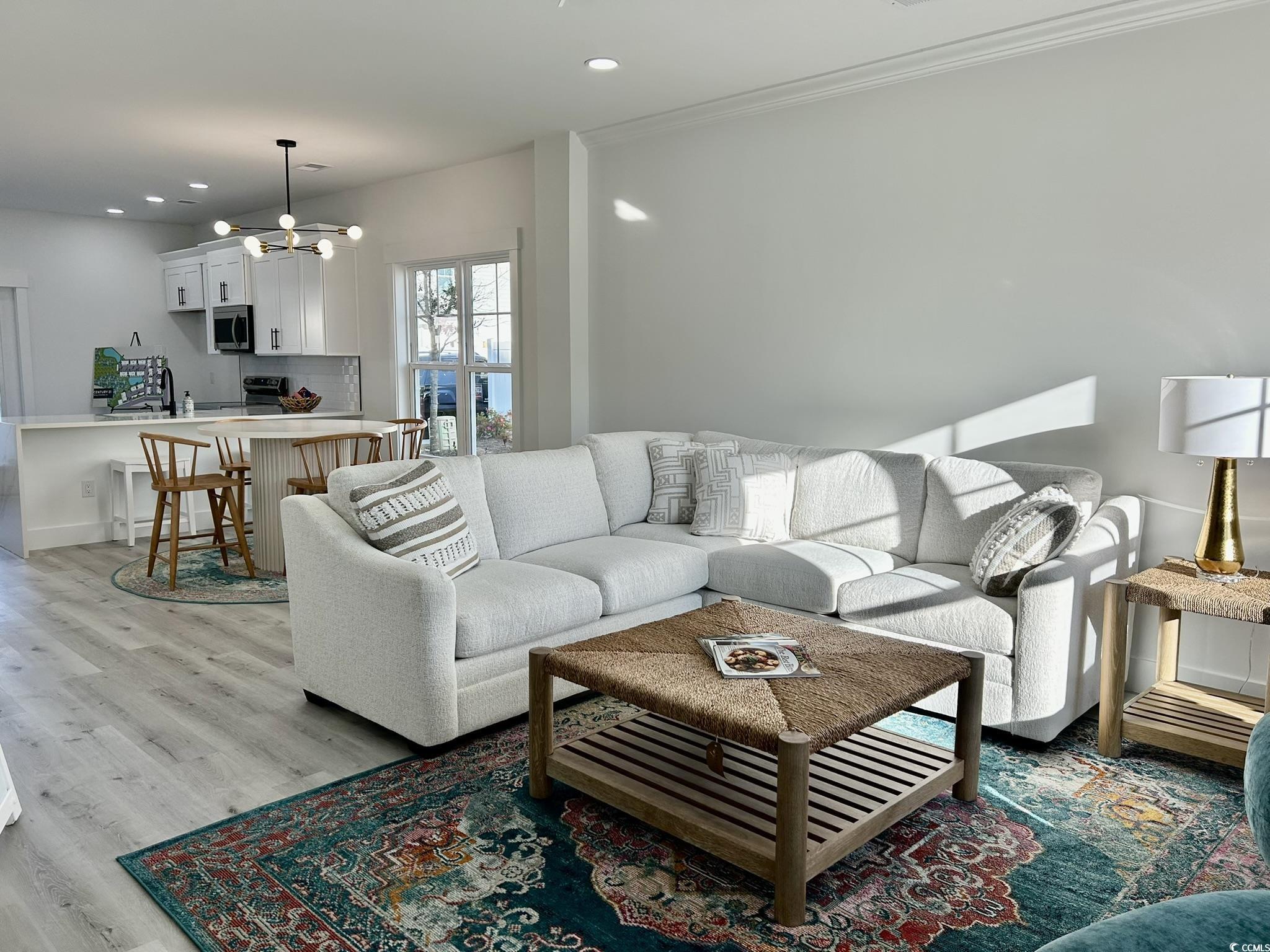 850 Maxine Ct. Property Photo 3