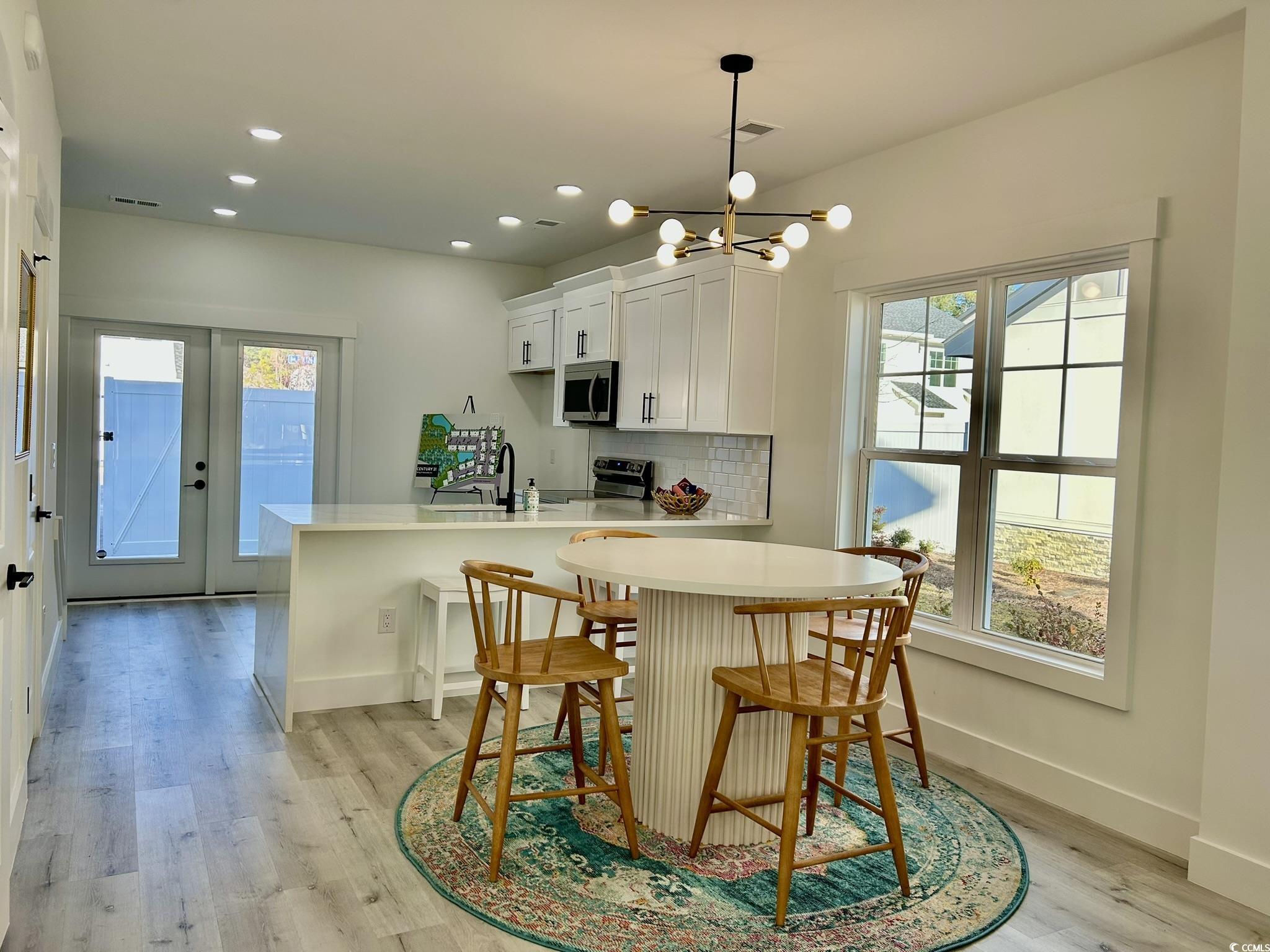 850 Maxine Ct. Property Photo 6