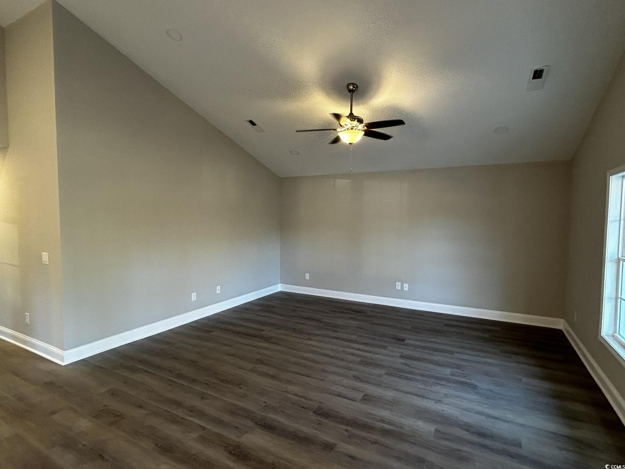 3157 Bryant St. Property Photo 4