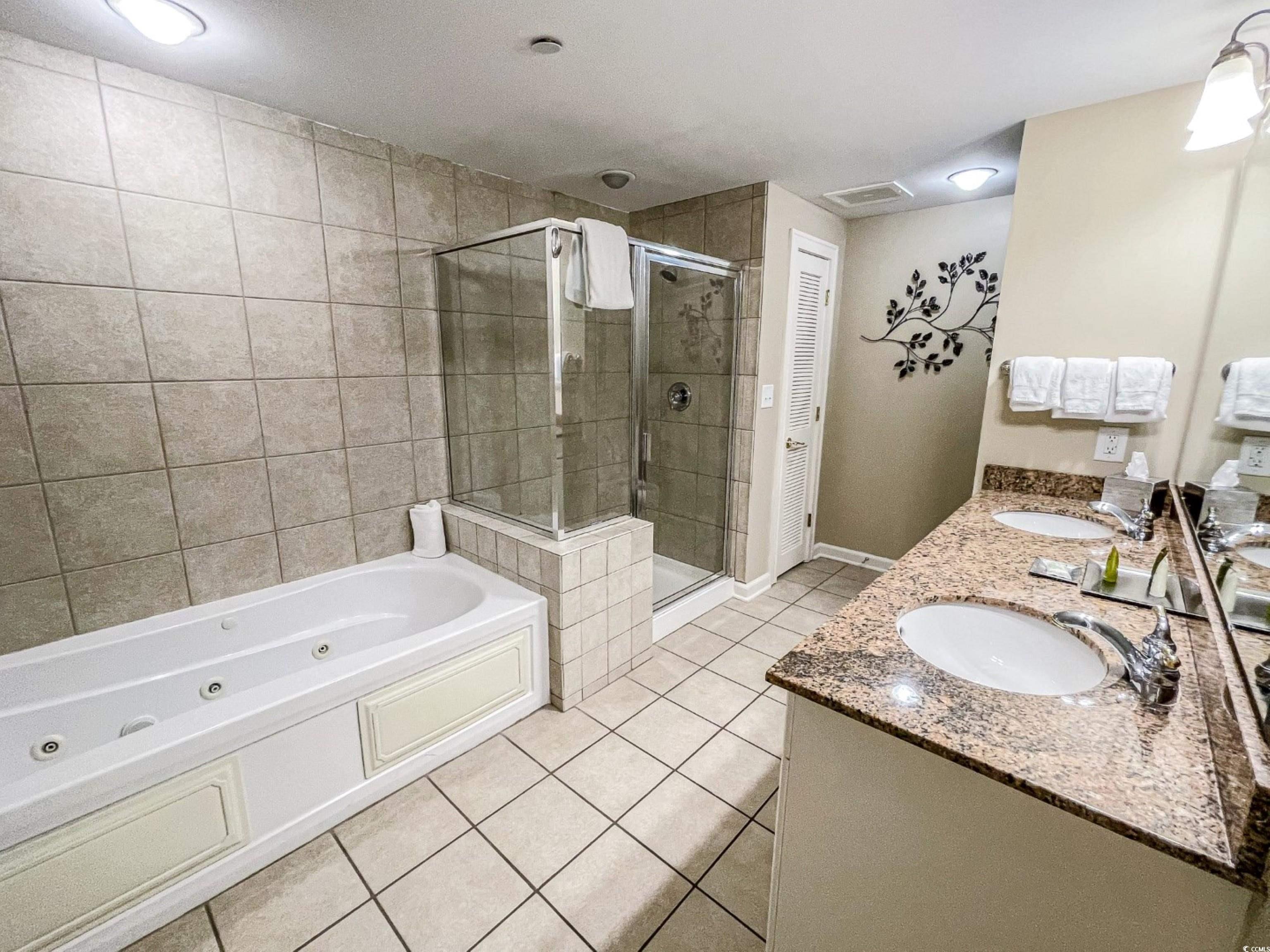 9994 Beach Club Dr. Property Photo 20