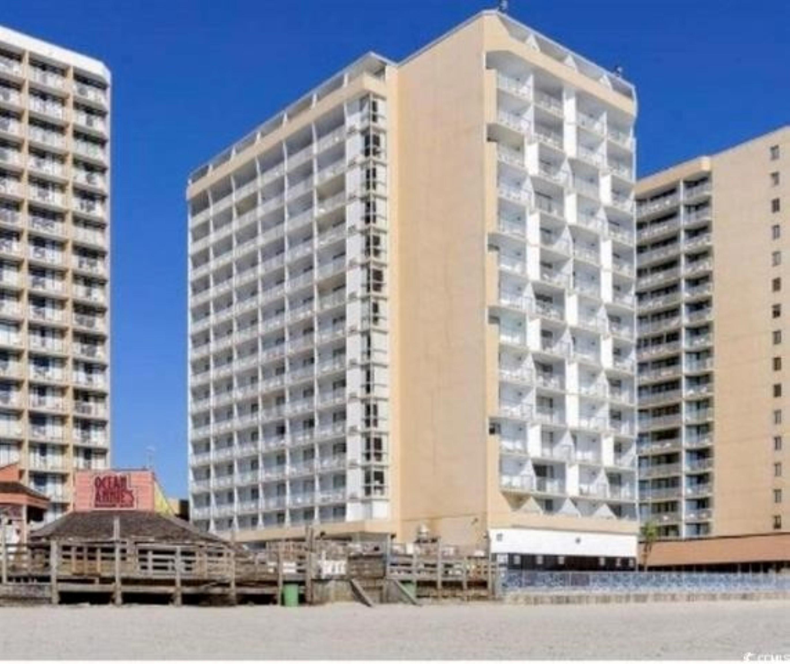 9550 Shore Dr. Property Photo 1
