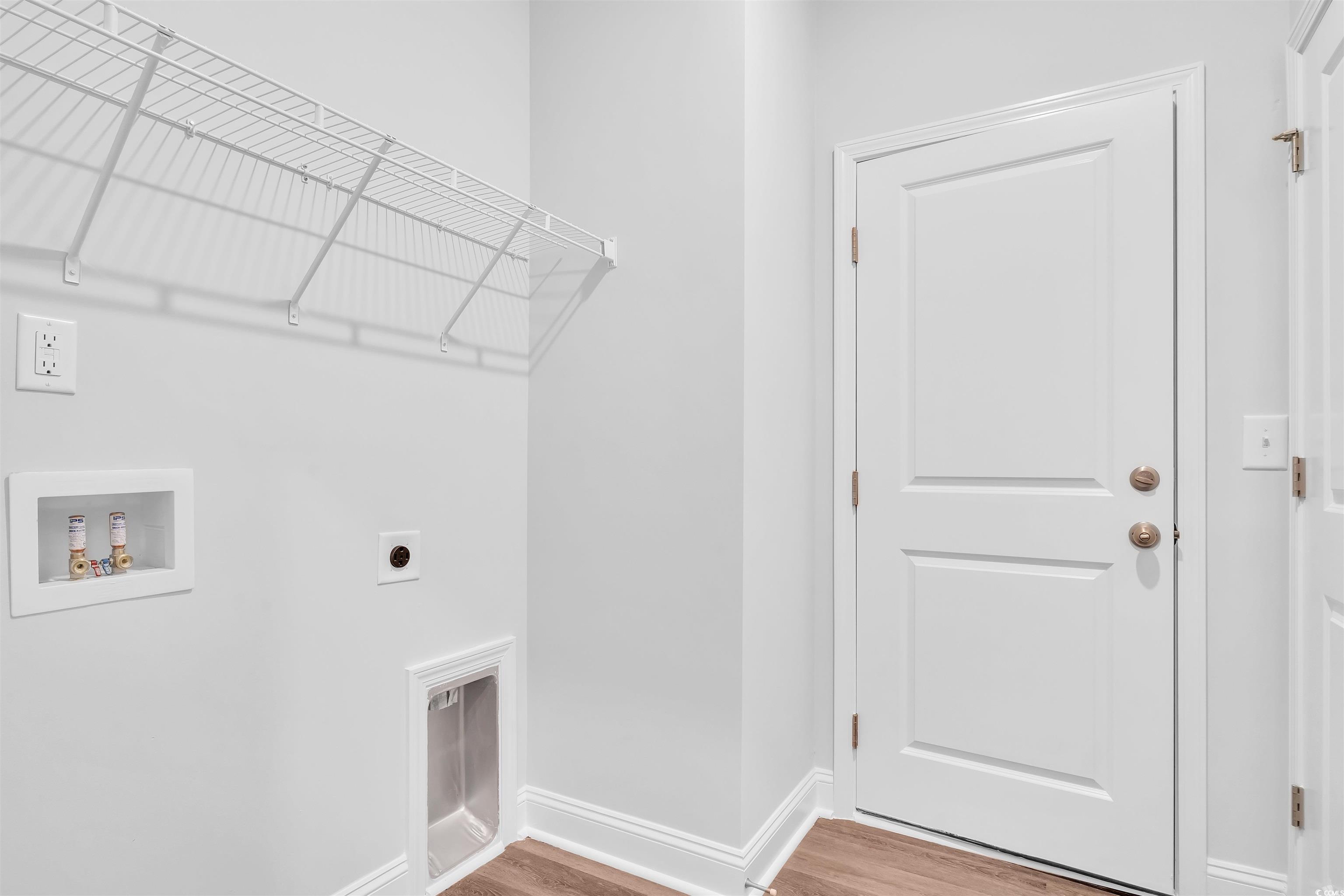 233 Sandridgebury Dr. Property Photo 13
