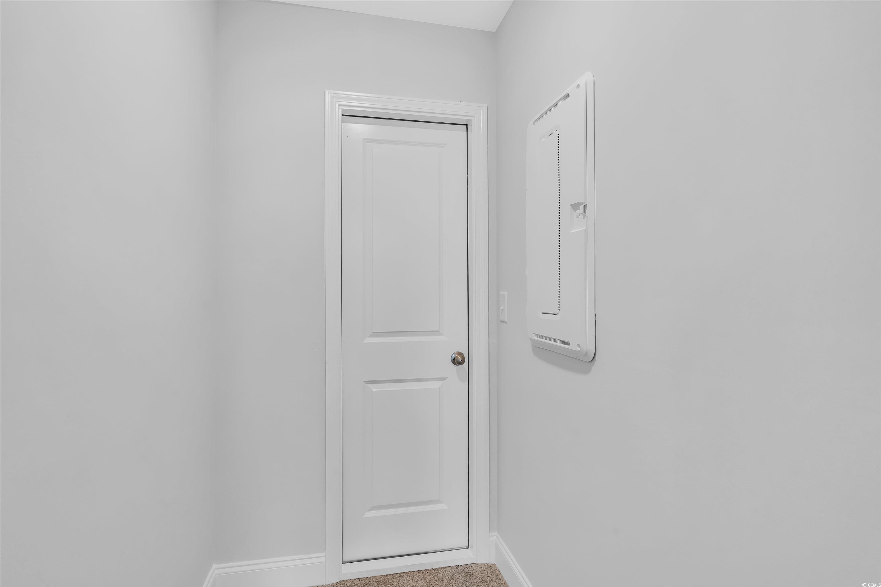 233 Sandridgebury Dr. Property Photo 24